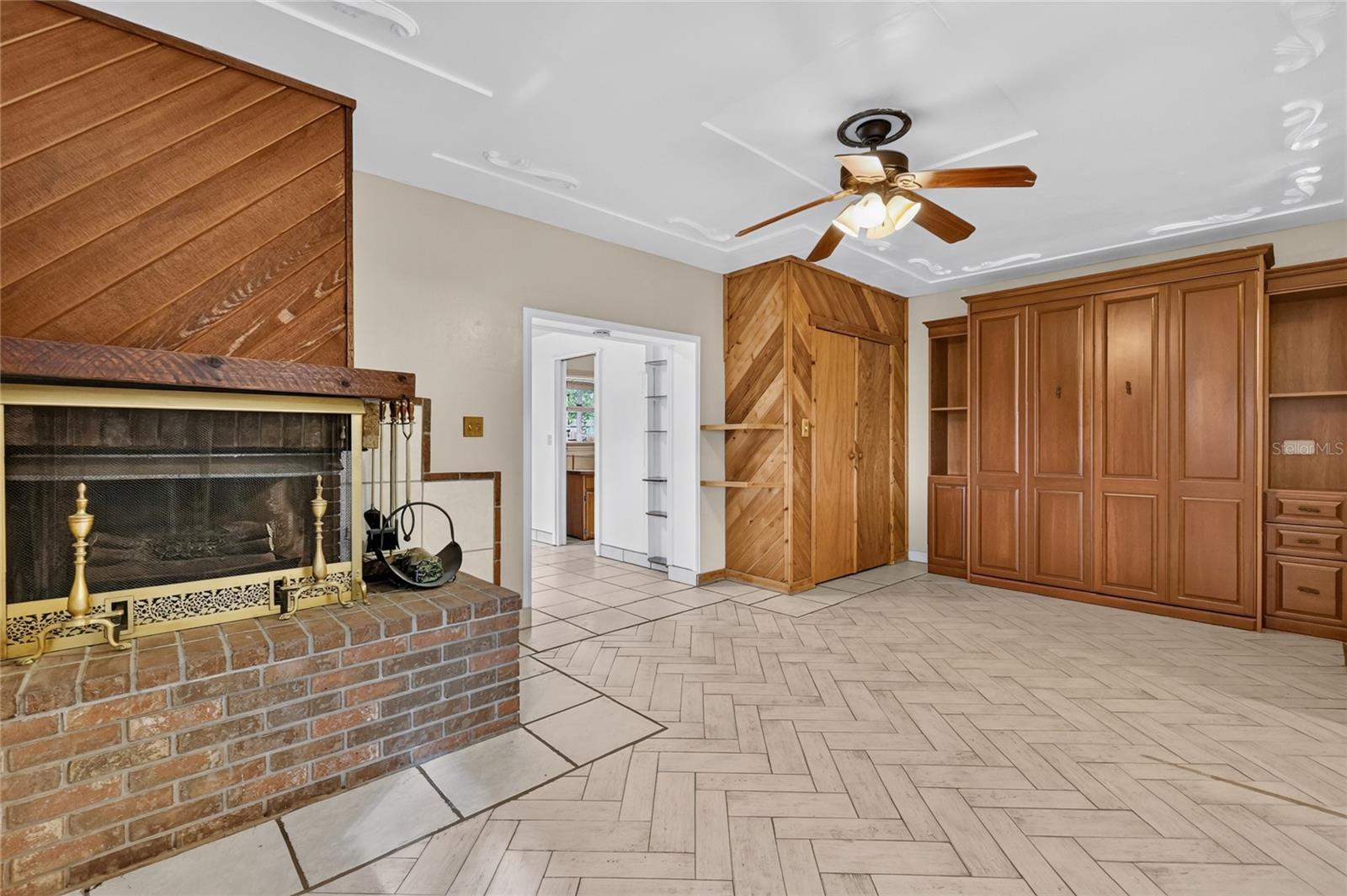 3512 MERIVALE DR