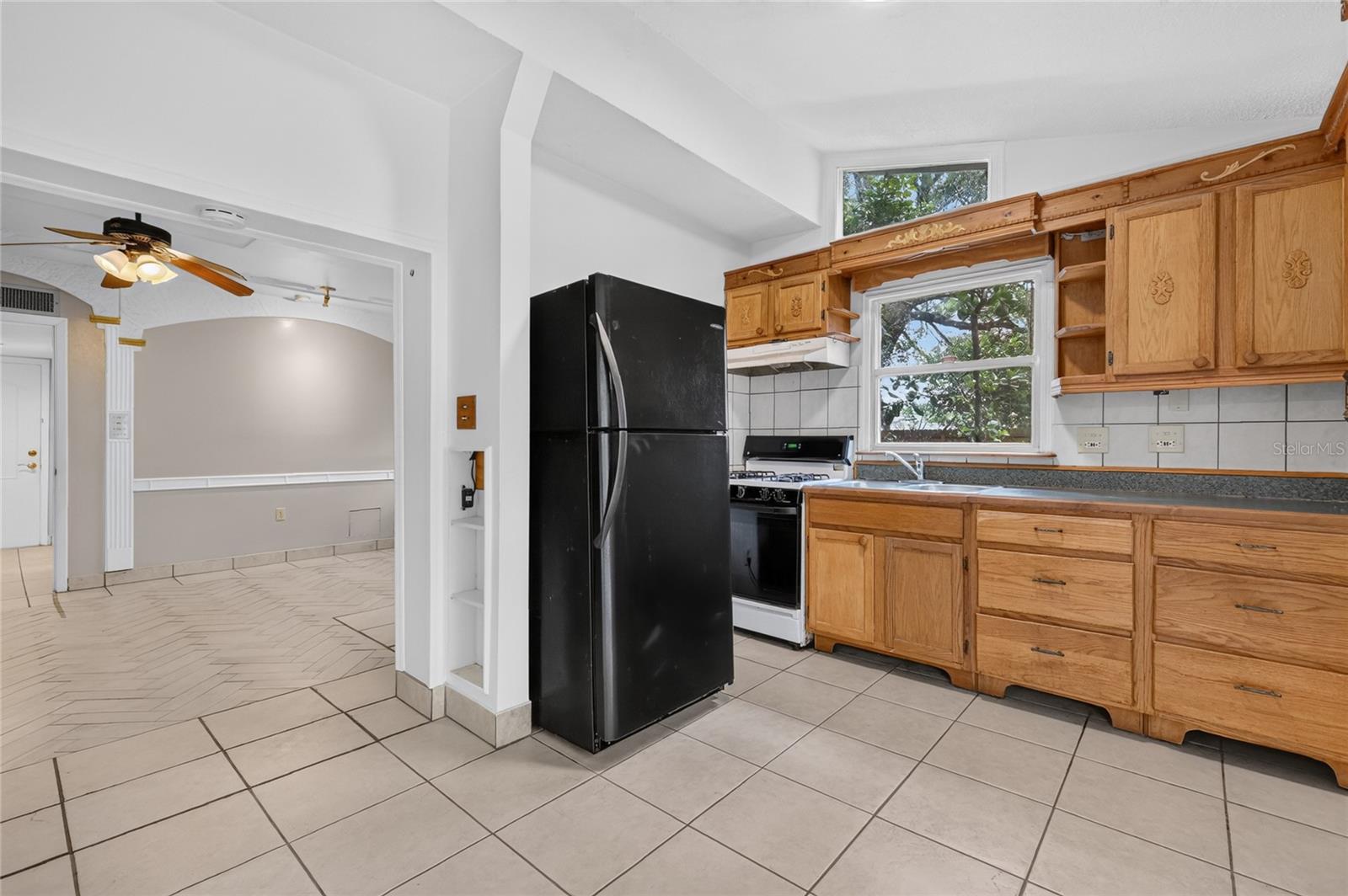3512 MERIVALE DR