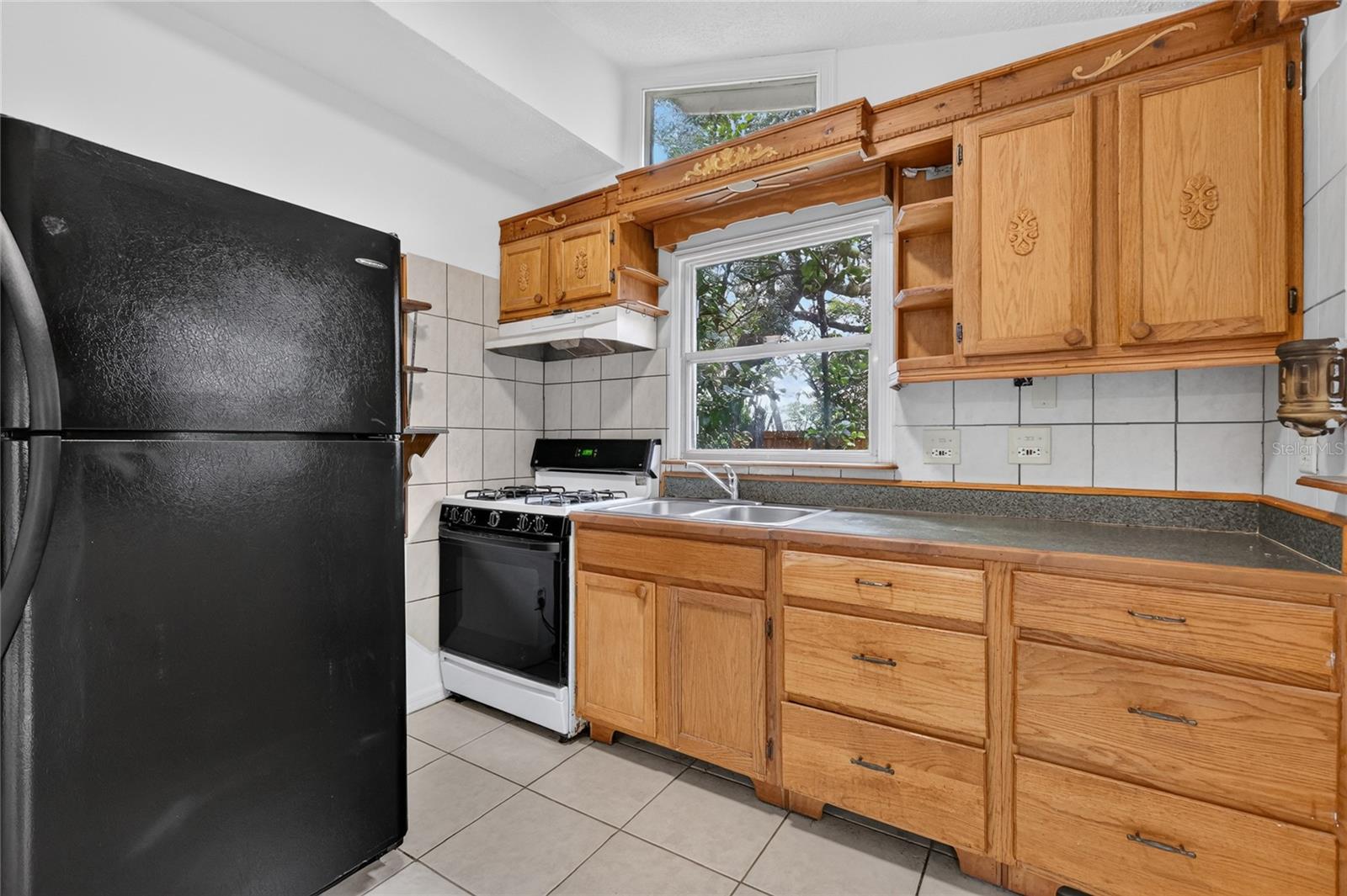 3512 MERIVALE DR