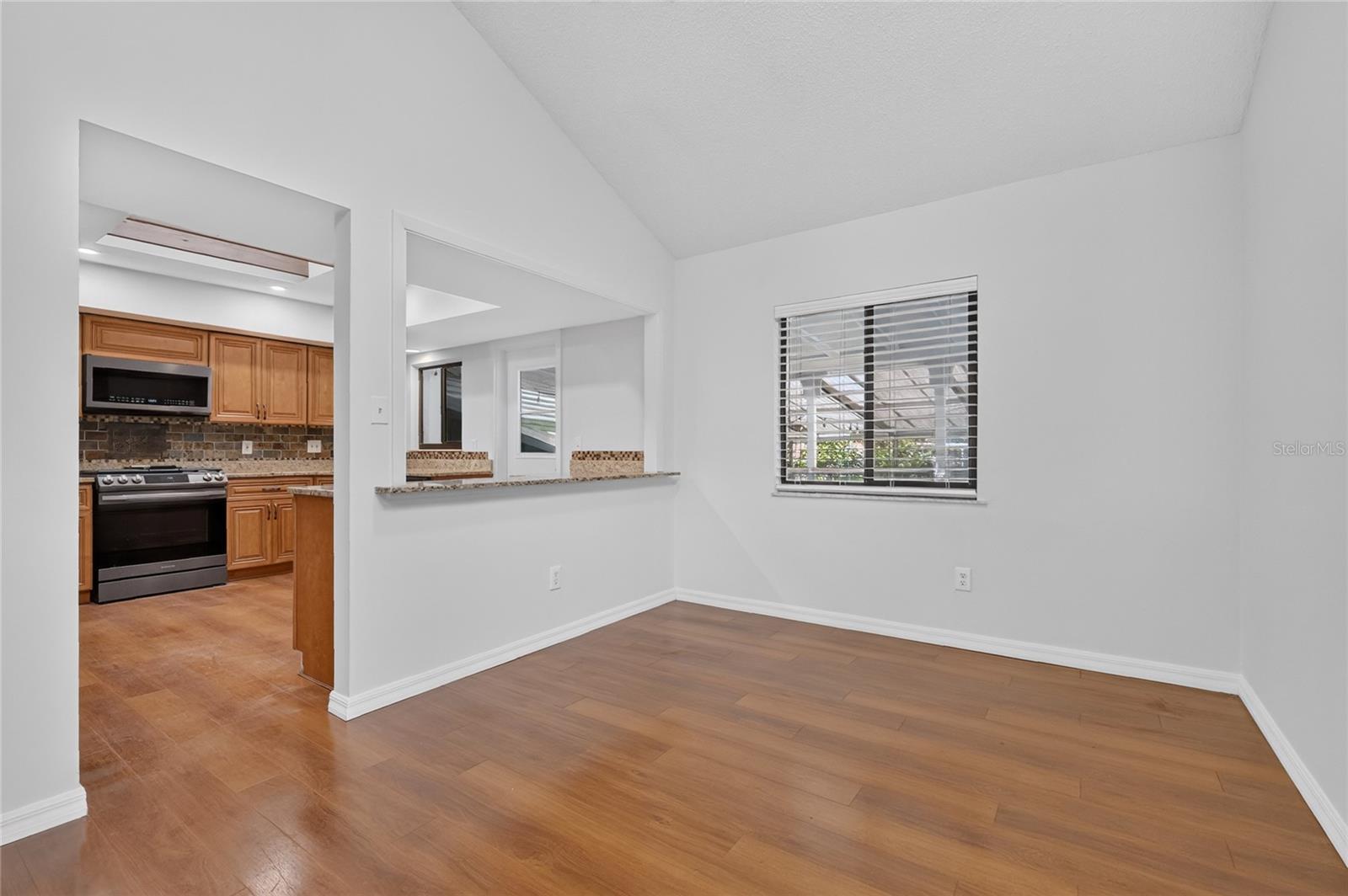 3512 MERIVALE DR