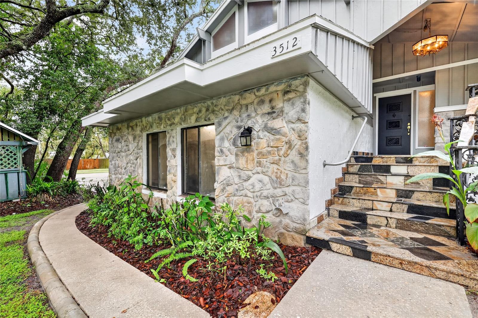 3512 MERIVALE DR