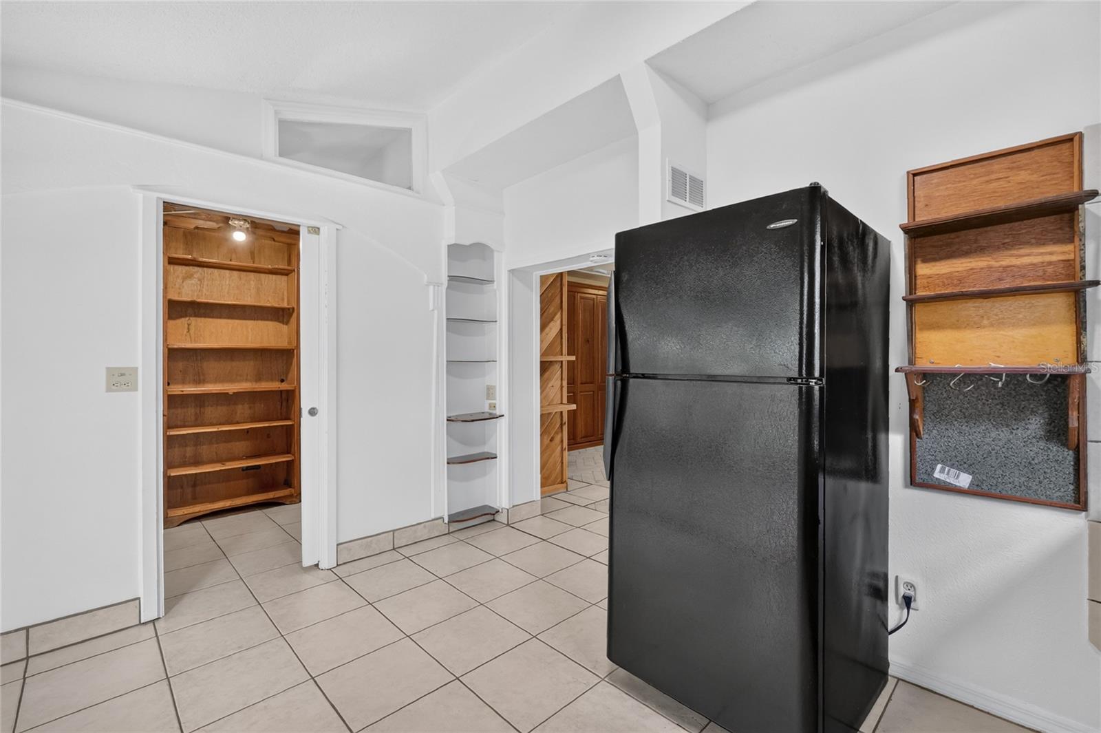 3512 MERIVALE DR
