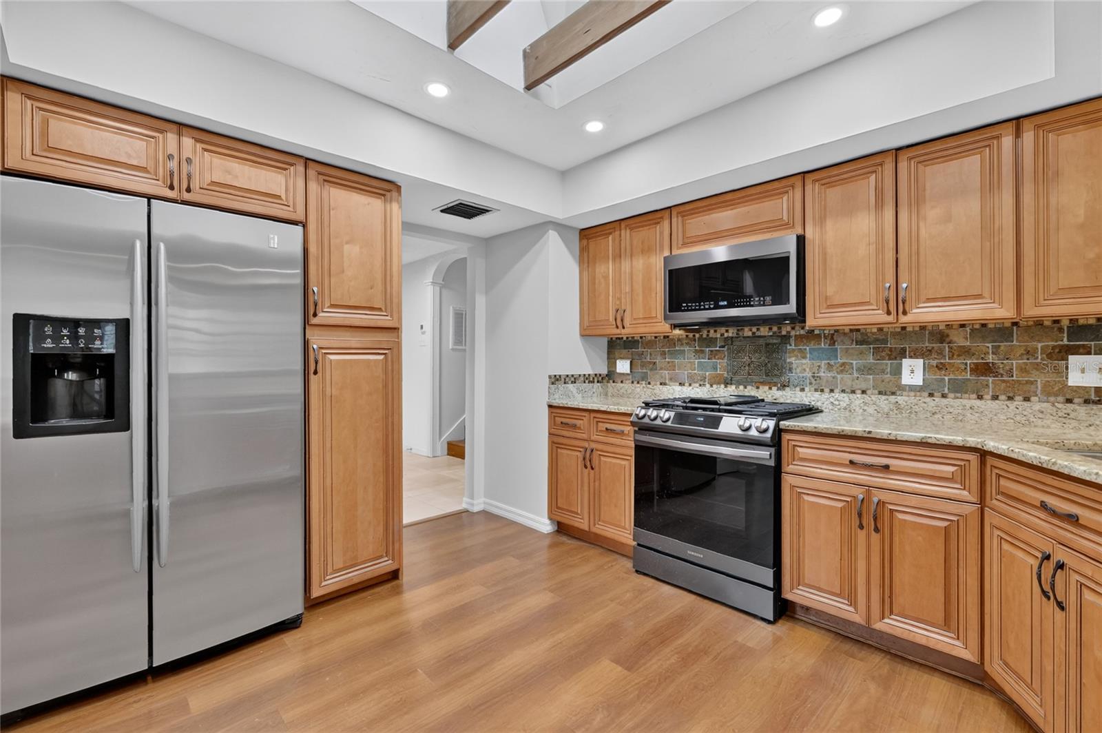 3512 MERIVALE DR