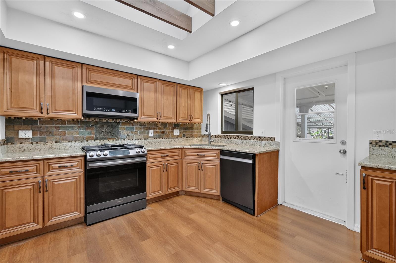 3512 MERIVALE DR