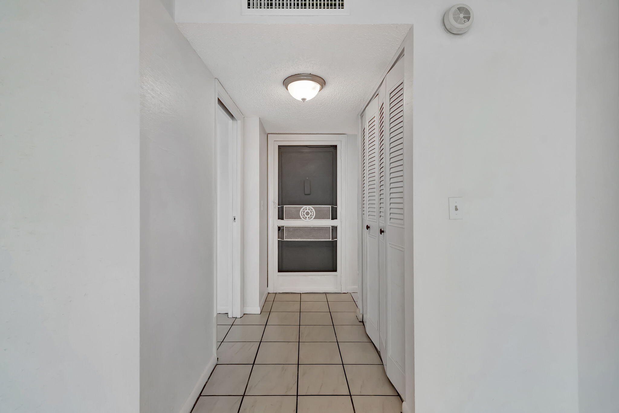 3810 Via Poinciana 502