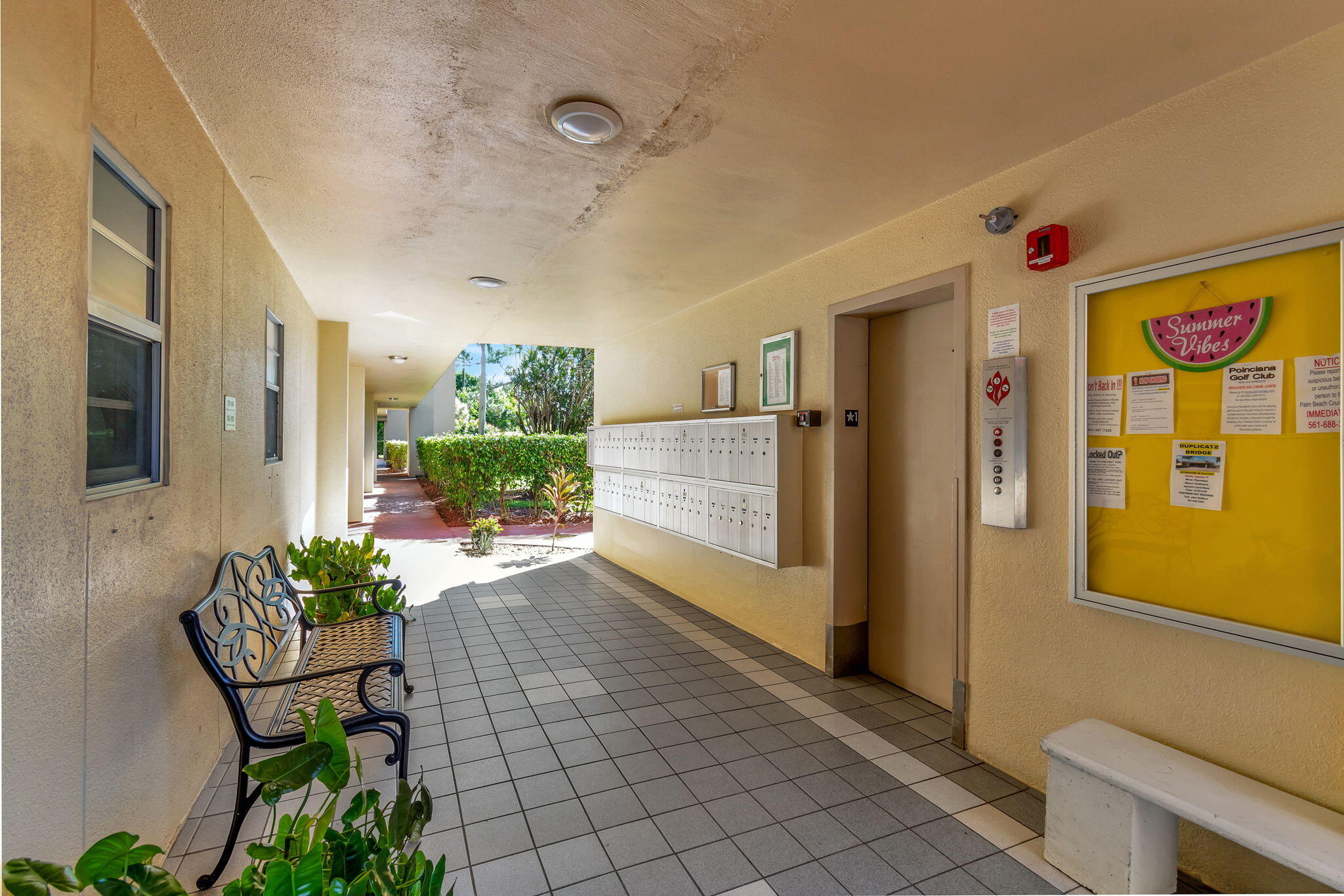 3810 Via Poinciana 502