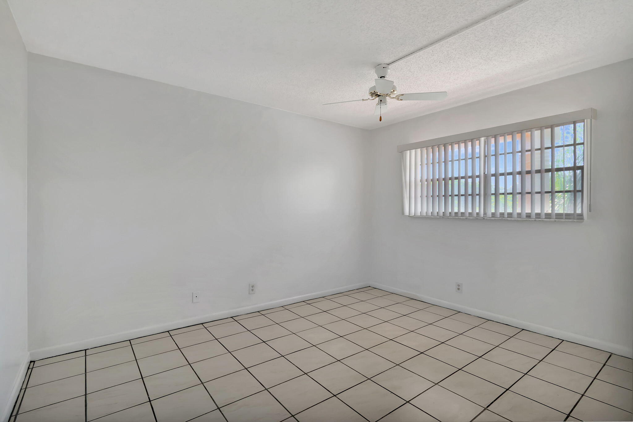 3810 Via Poinciana 502