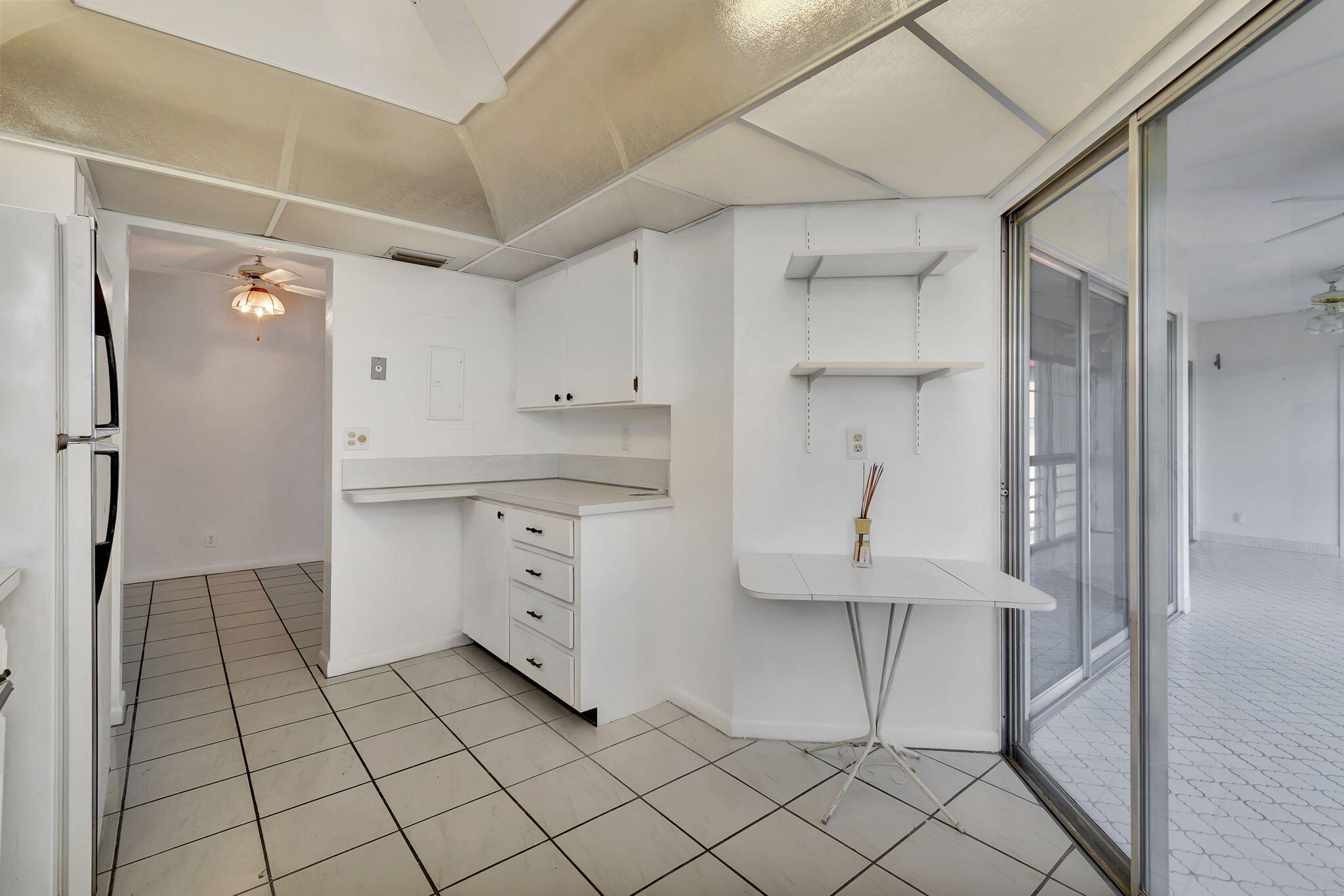 3810 Via Poinciana 502