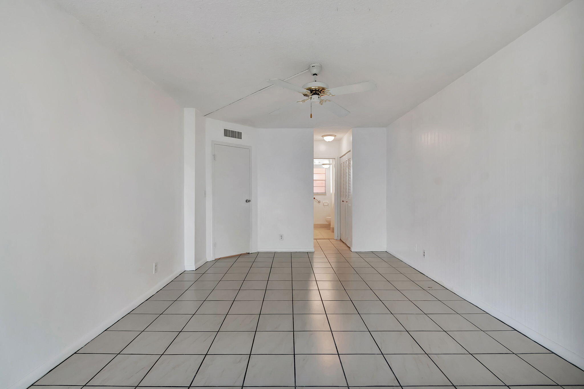 3810 Via Poinciana 502