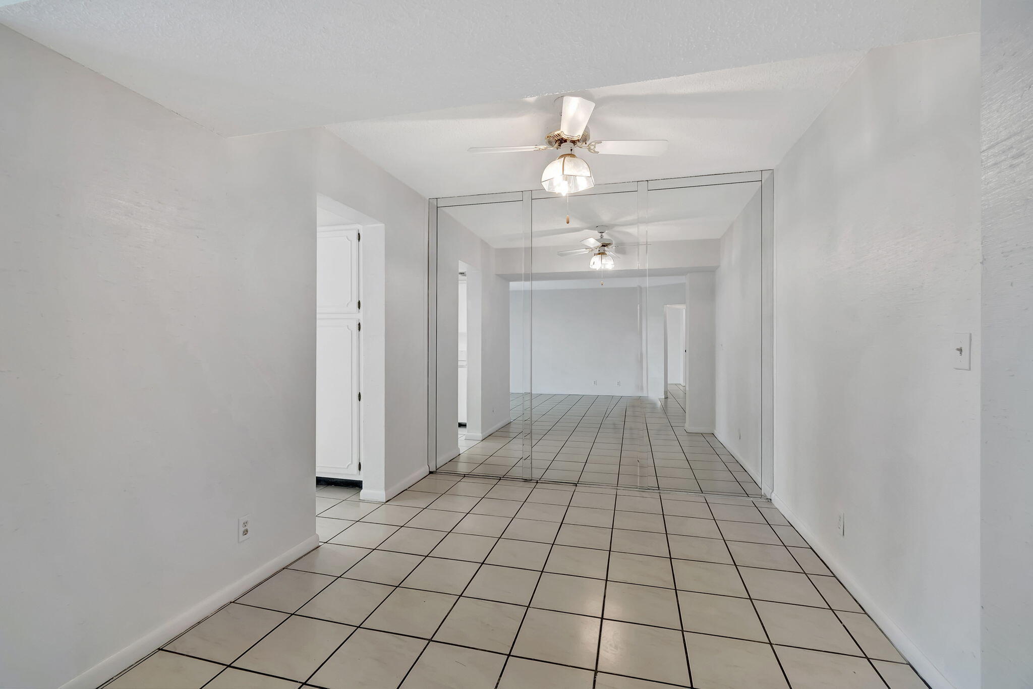 3810 Via Poinciana 502