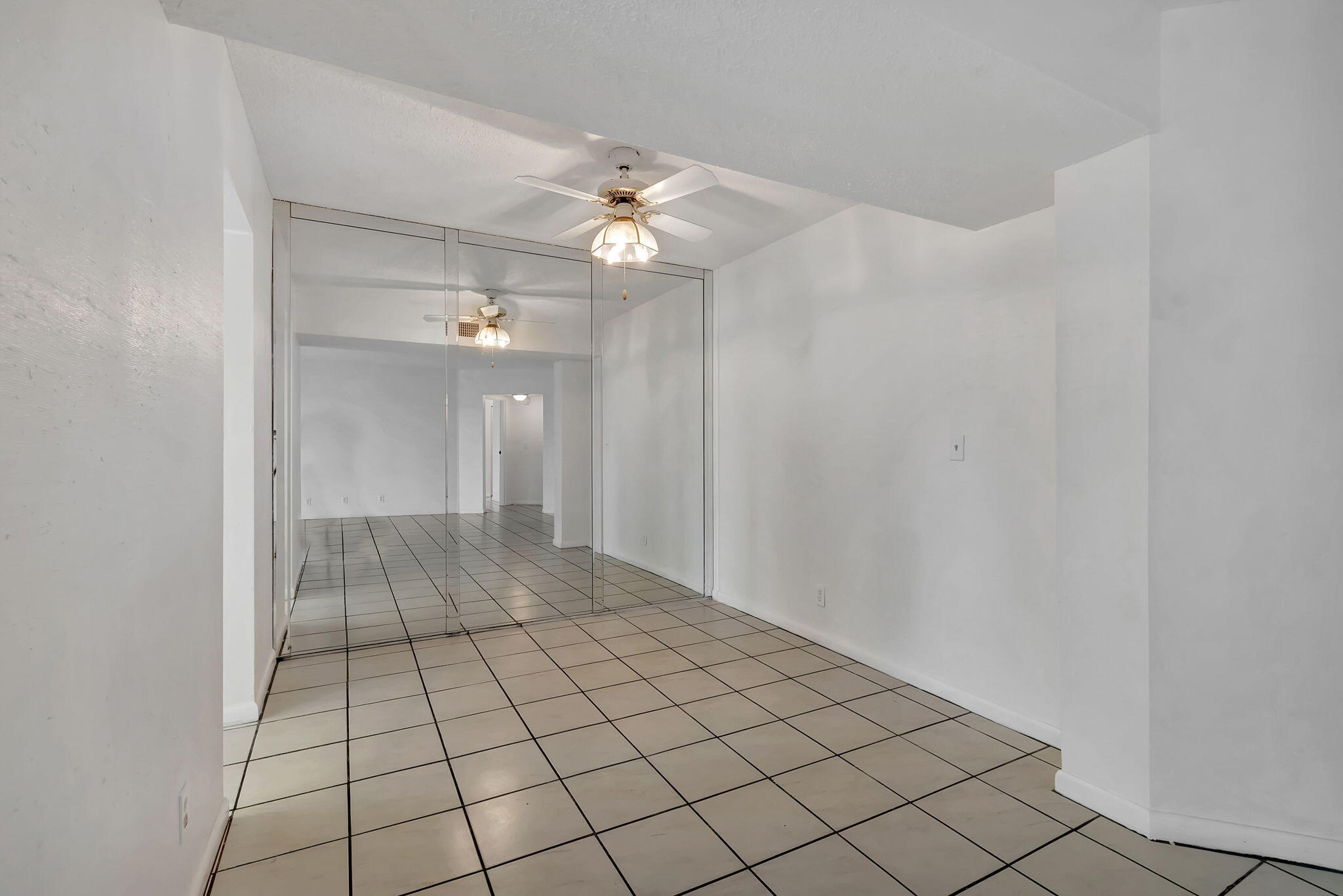 3810 Via Poinciana 502