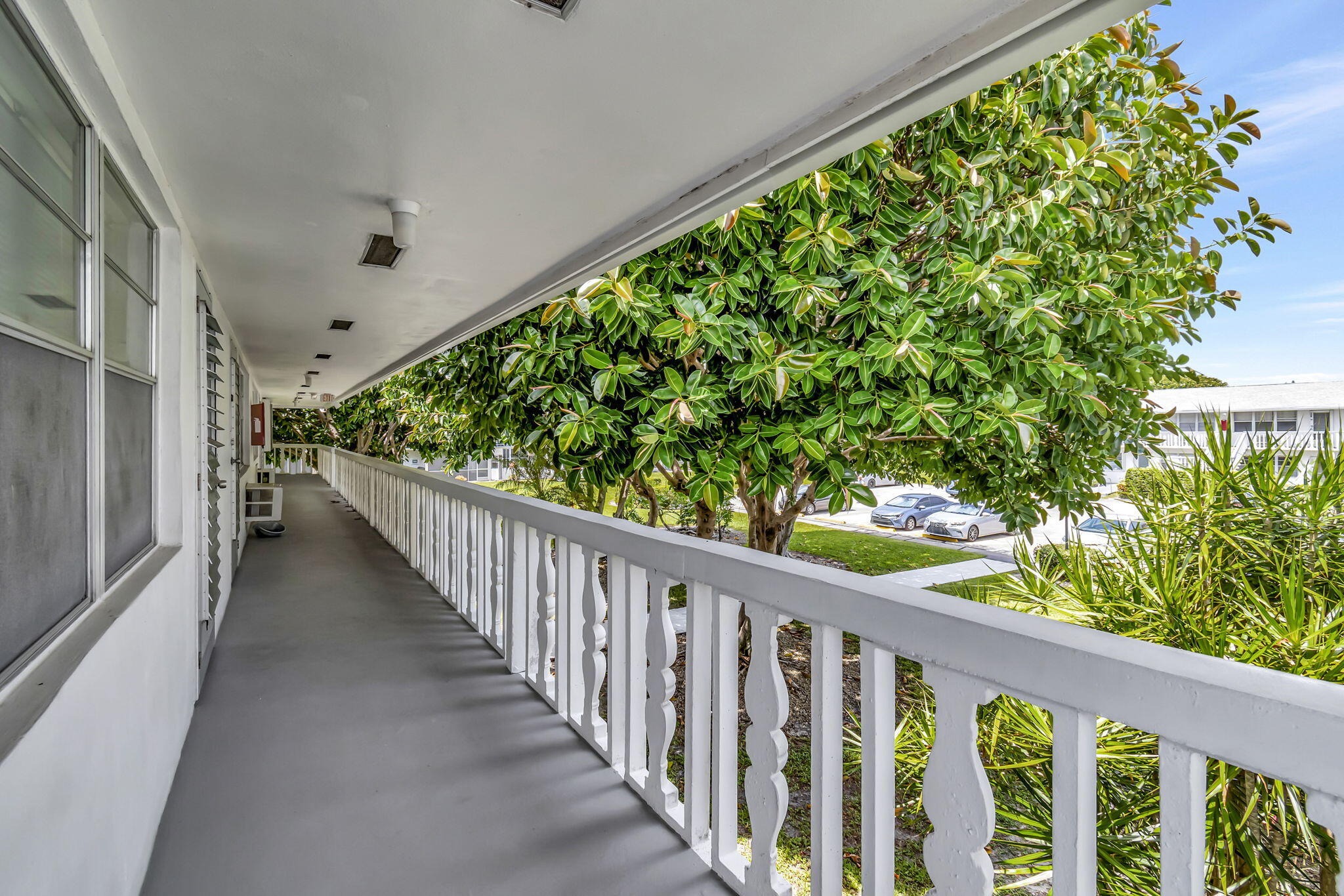 393 Northampton S