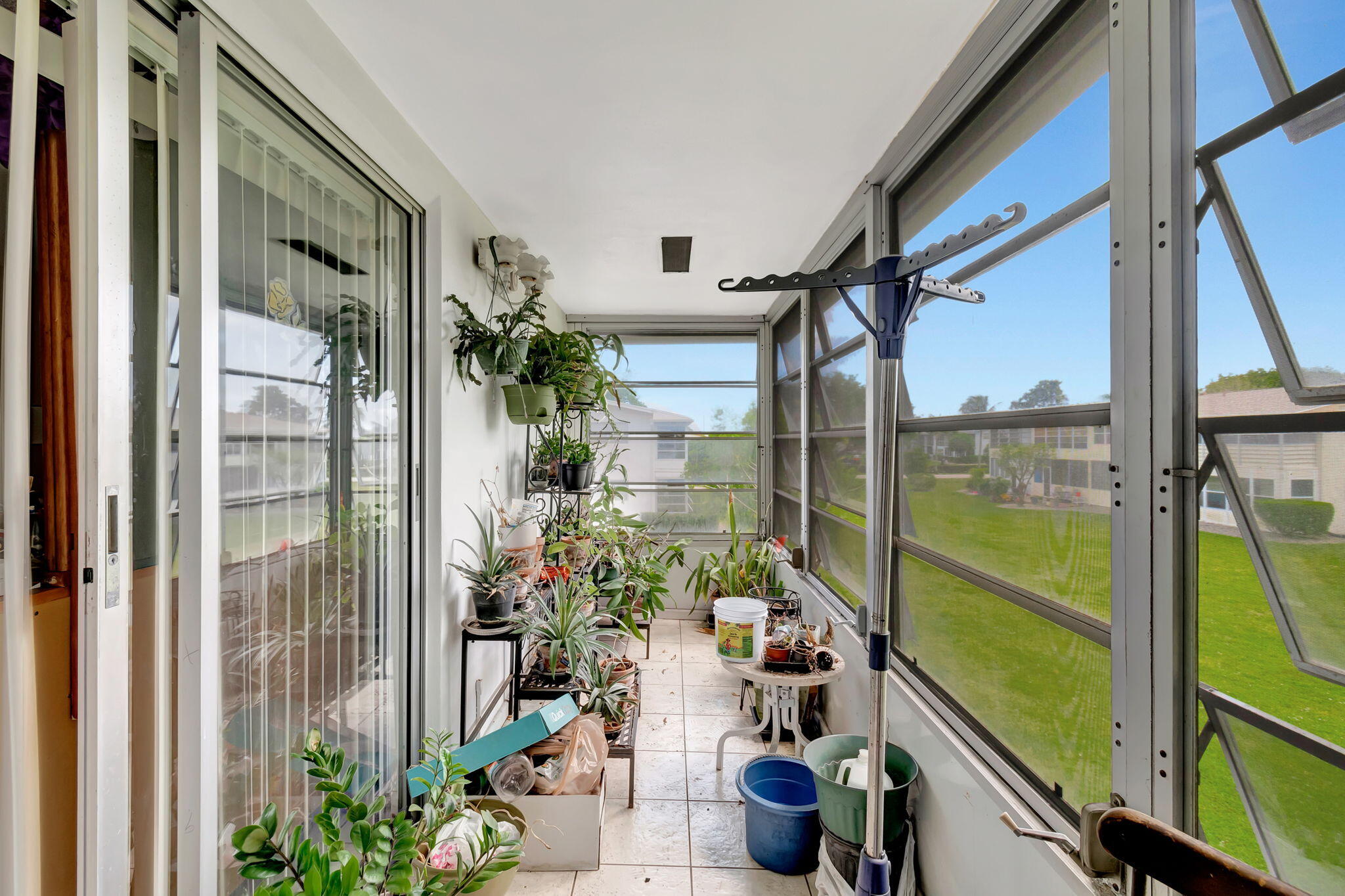 393 Northampton S