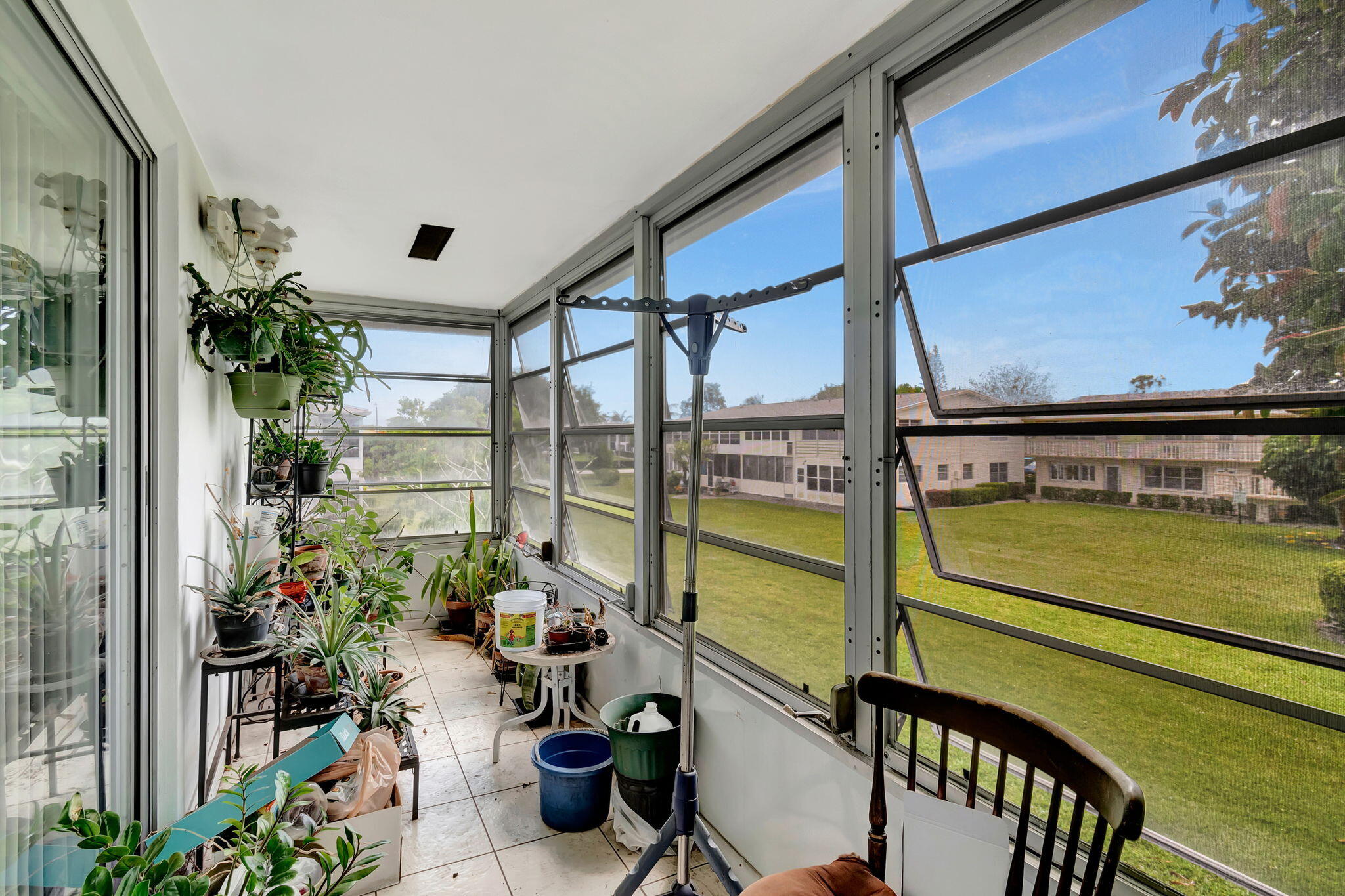 393 Northampton S