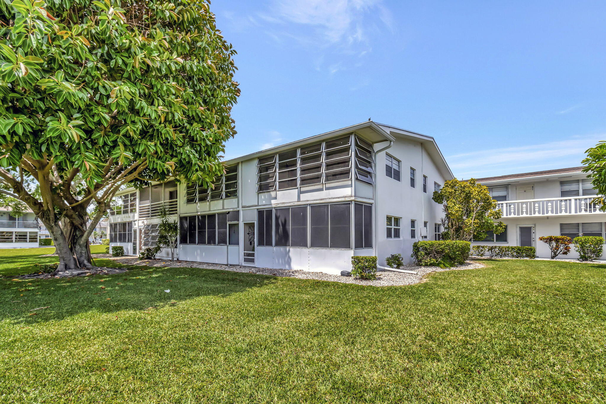 393 Northampton S