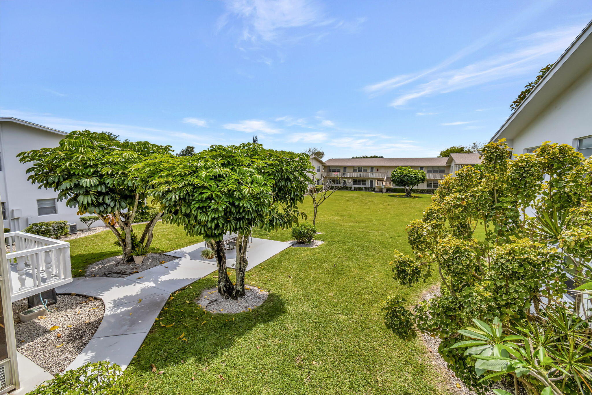 393 Northampton S