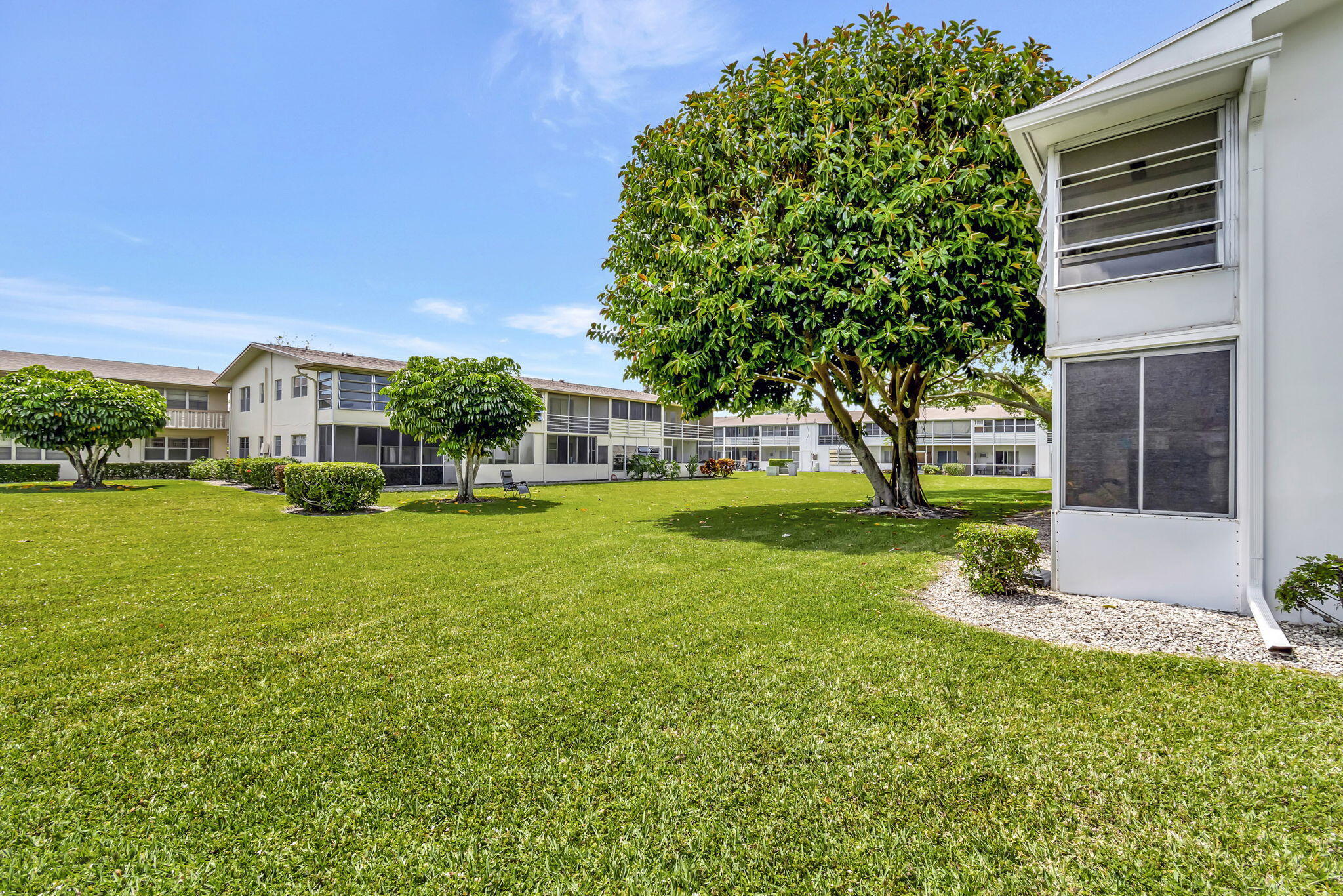 393 Northampton S