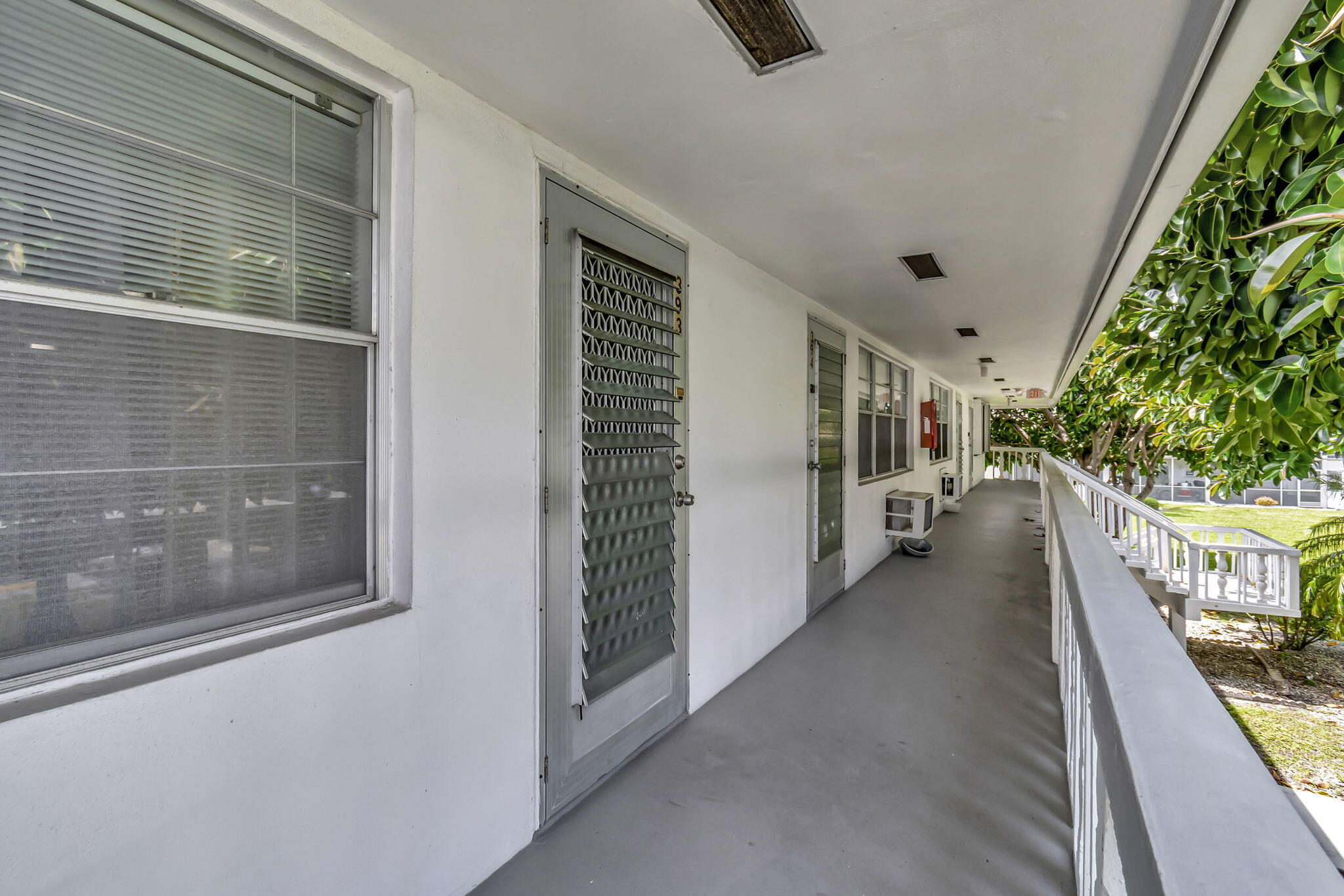 393 Northampton S