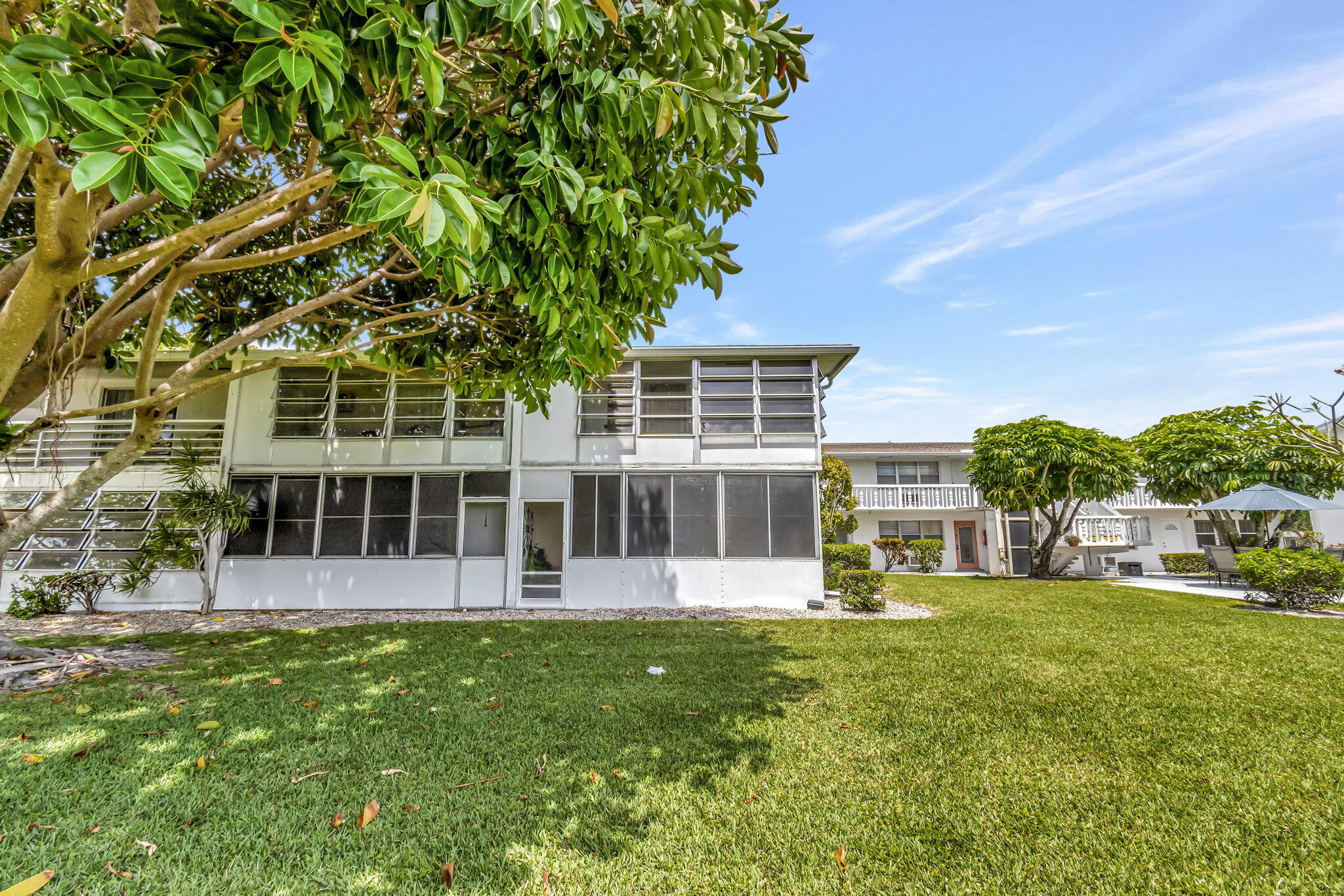 393 Northampton S