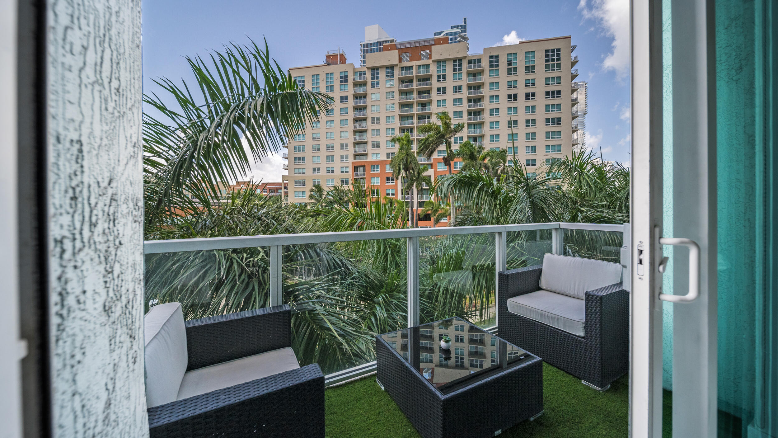 1900 N Bayshore Drive 612