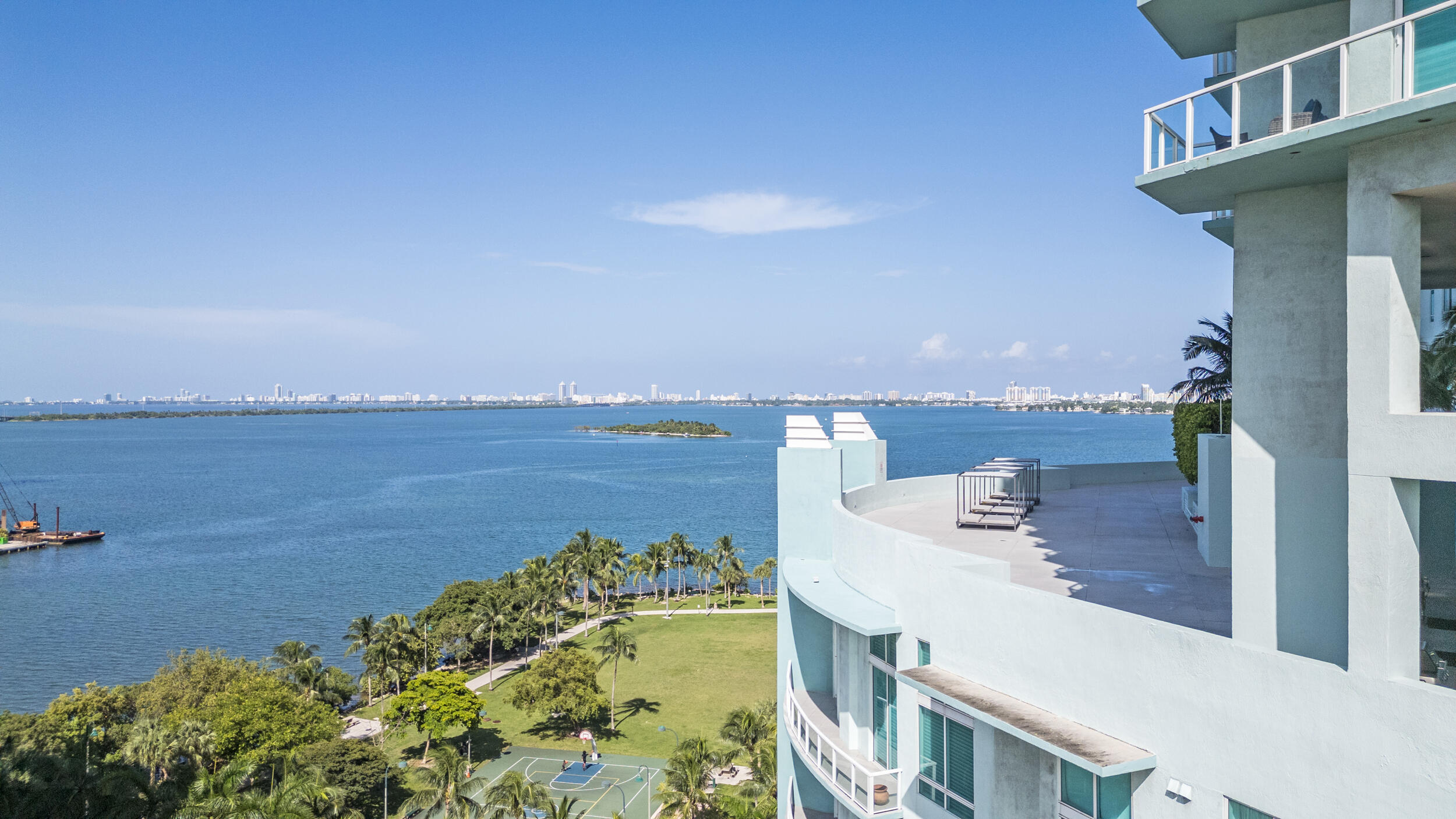 1900 N Bayshore Drive 612