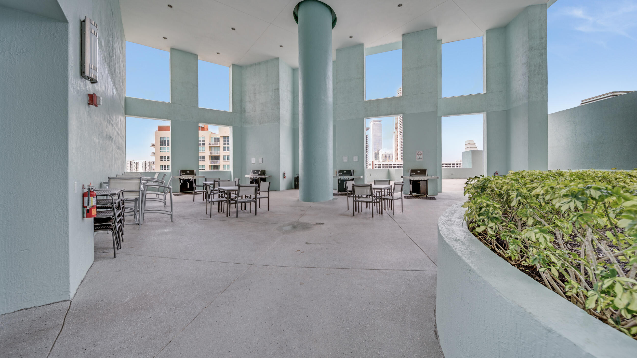 1900 N Bayshore Drive 612