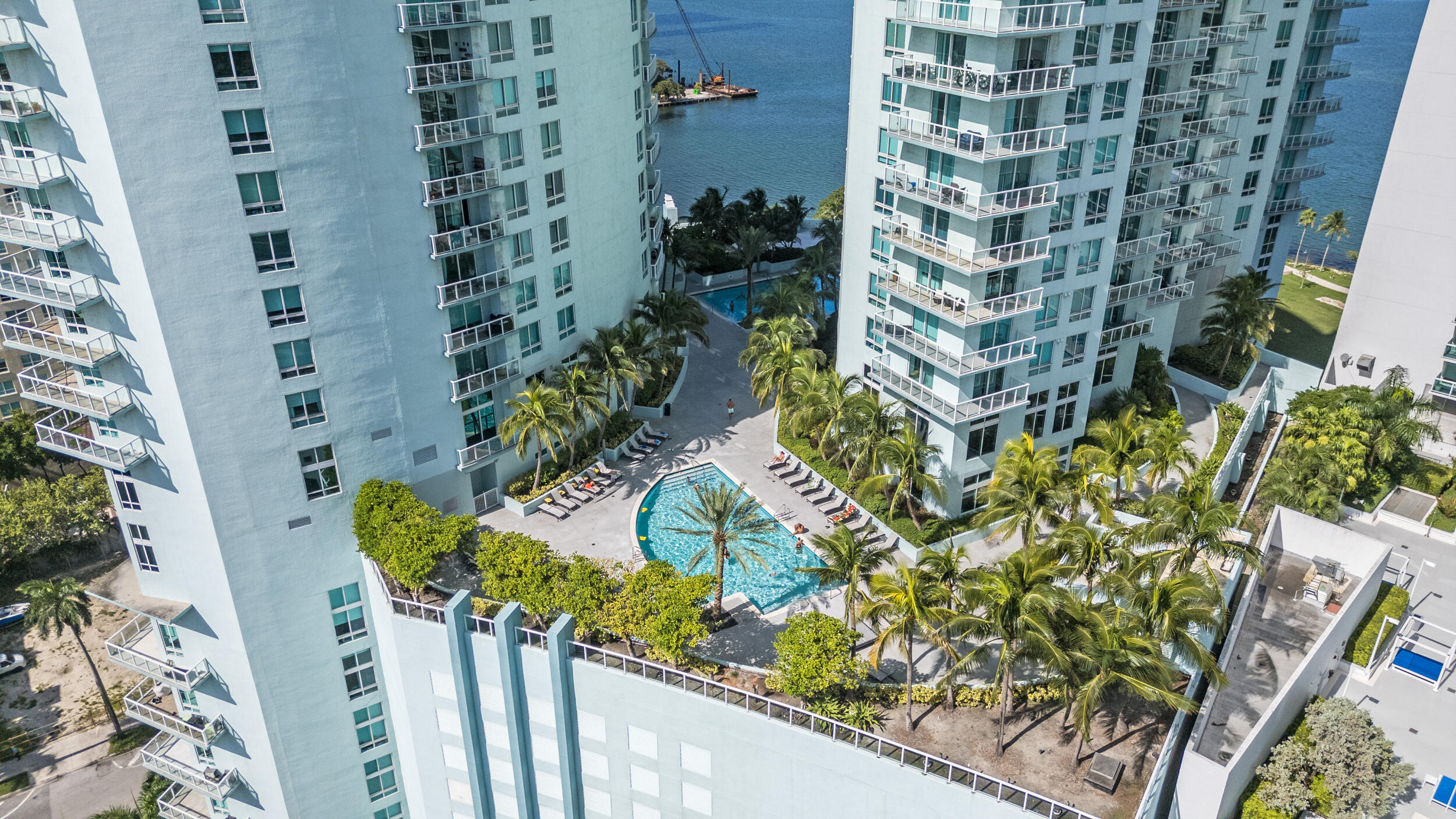 1900 N Bayshore Drive 612