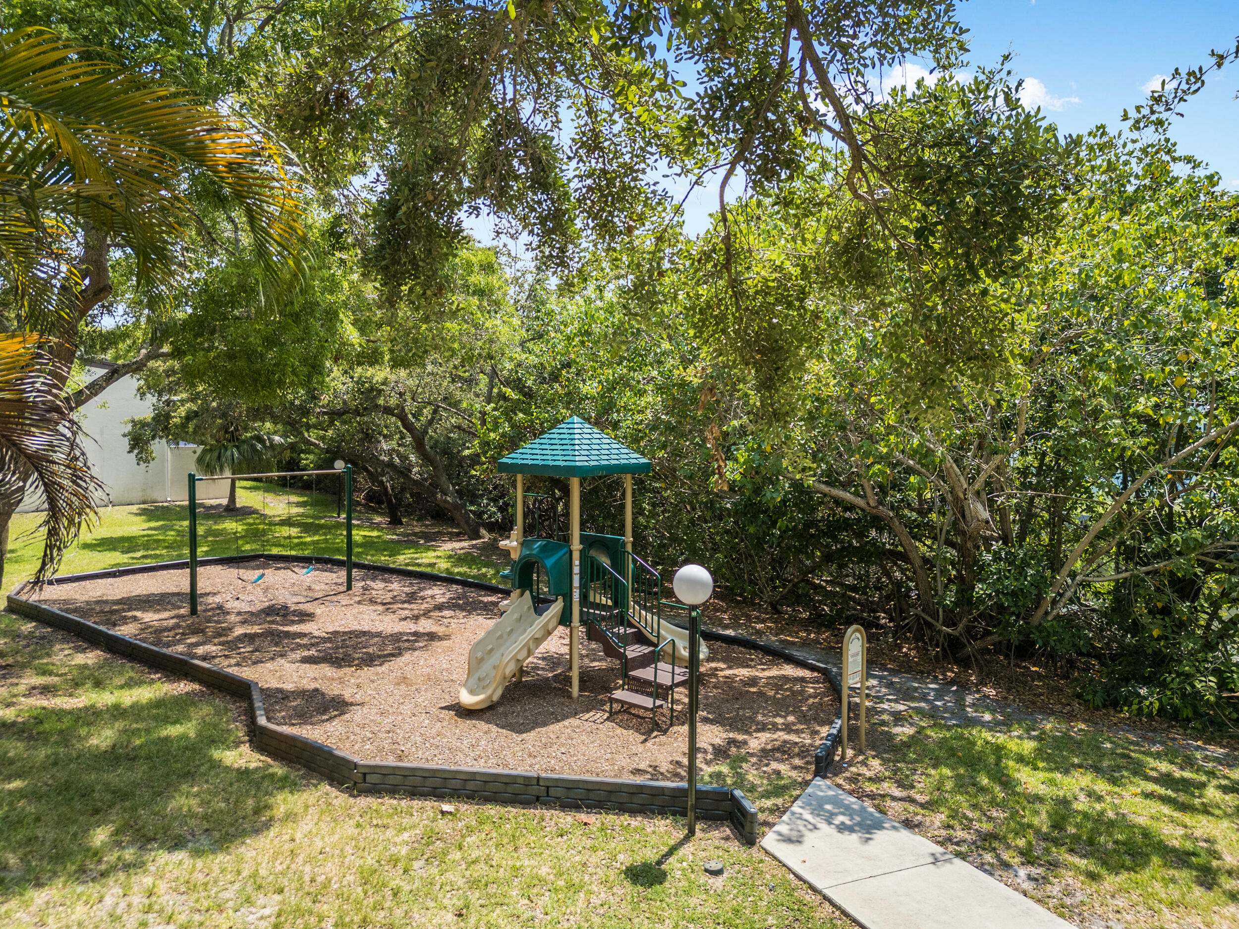 19304 NE 25th Avenue 201c
