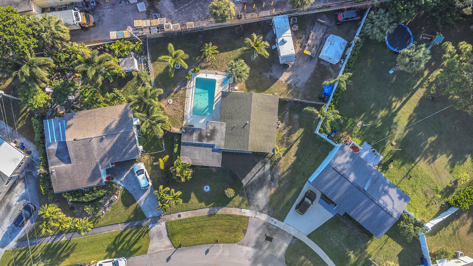 4216 Avon Street
