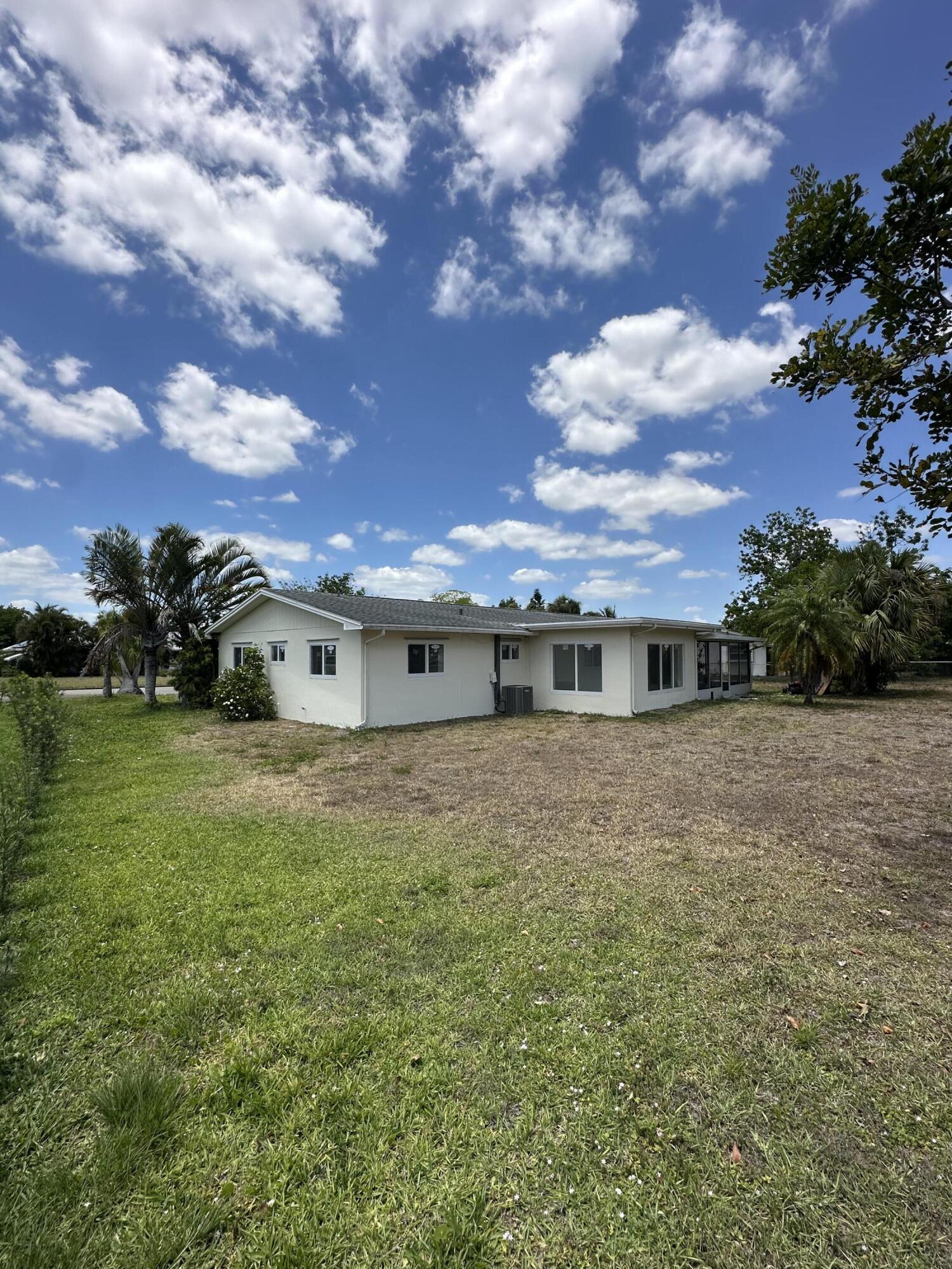 107 W Lake Drive