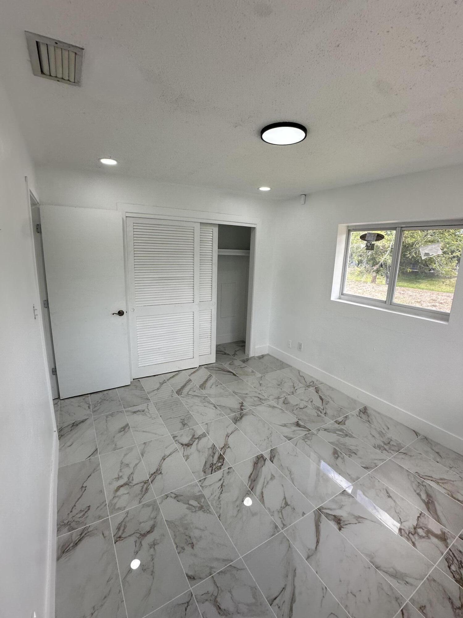 107 W Lake Drive