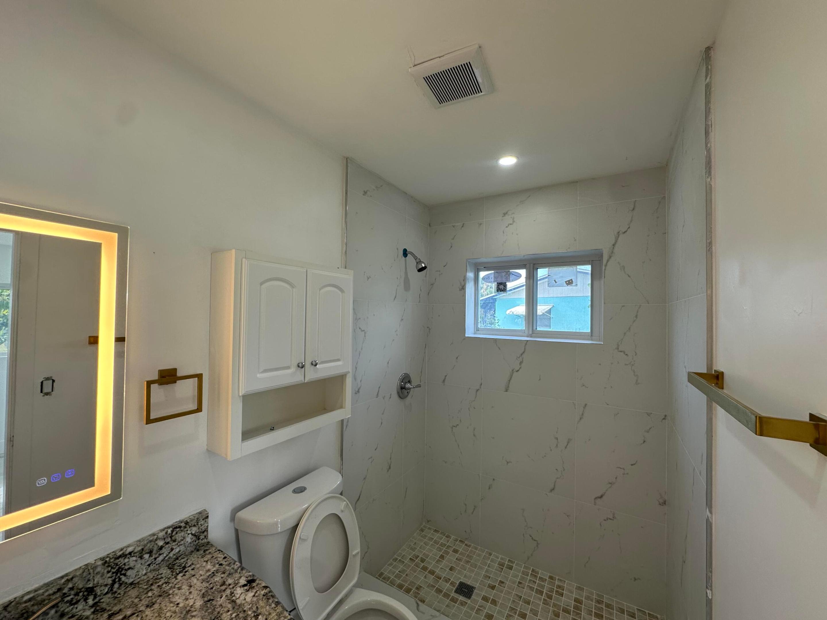 107 W Lake Drive