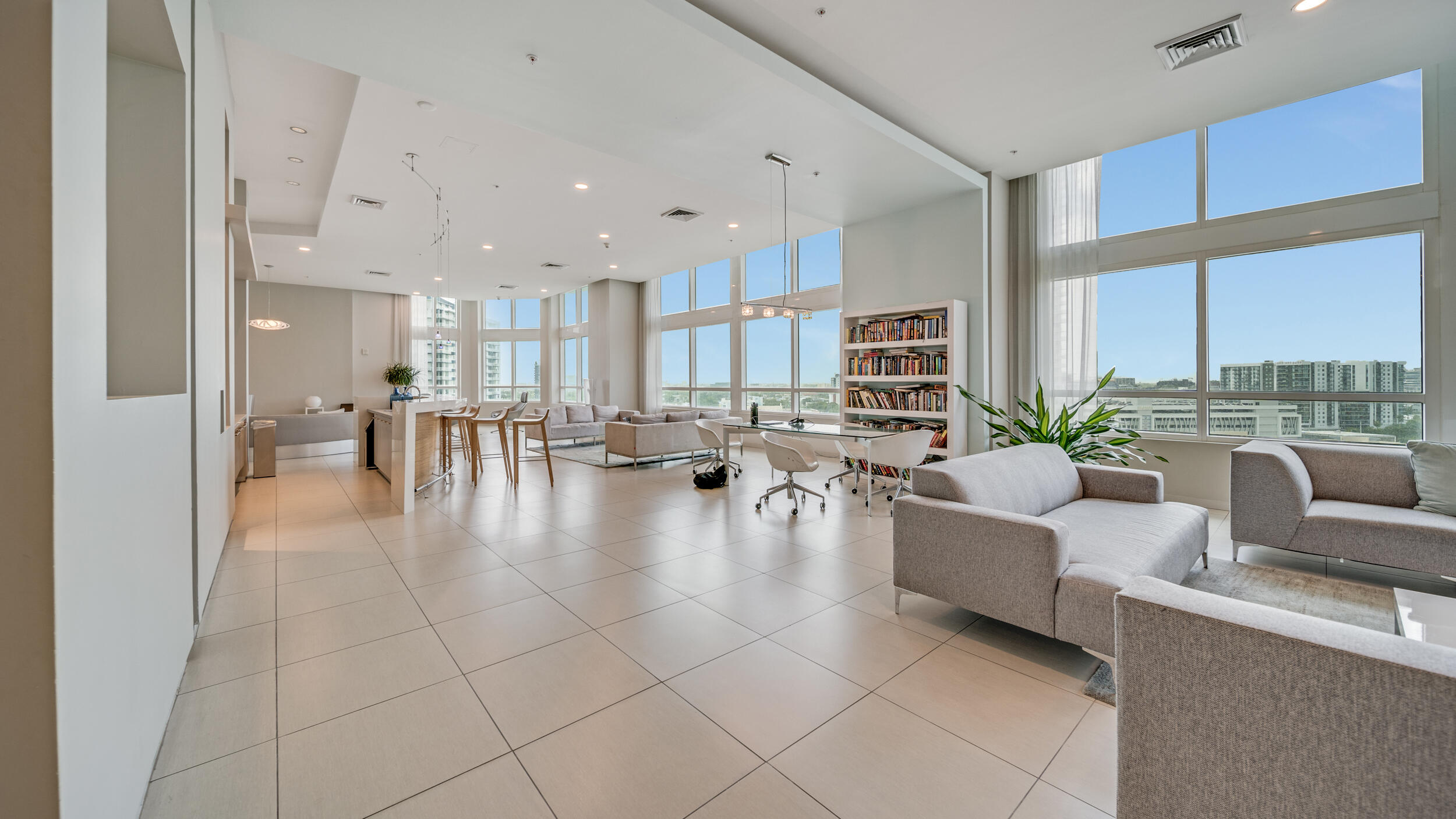 1900 N Bayshore Drive 612