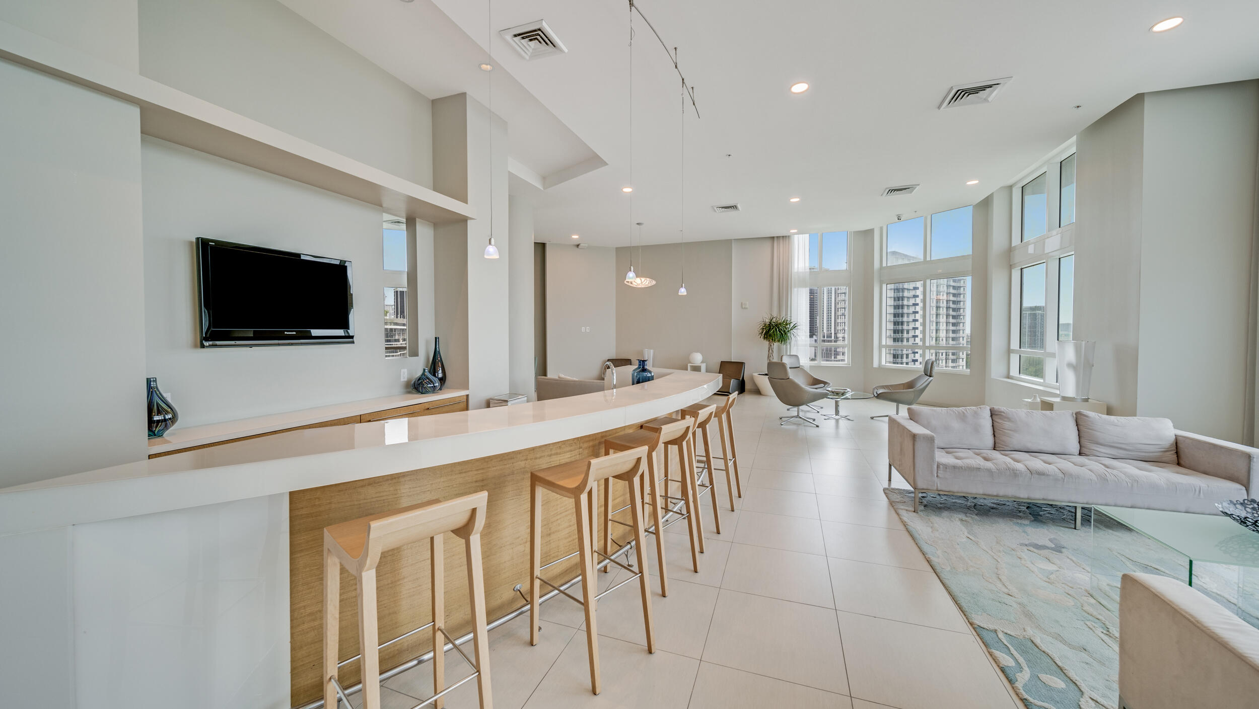 1900 N Bayshore Drive 612