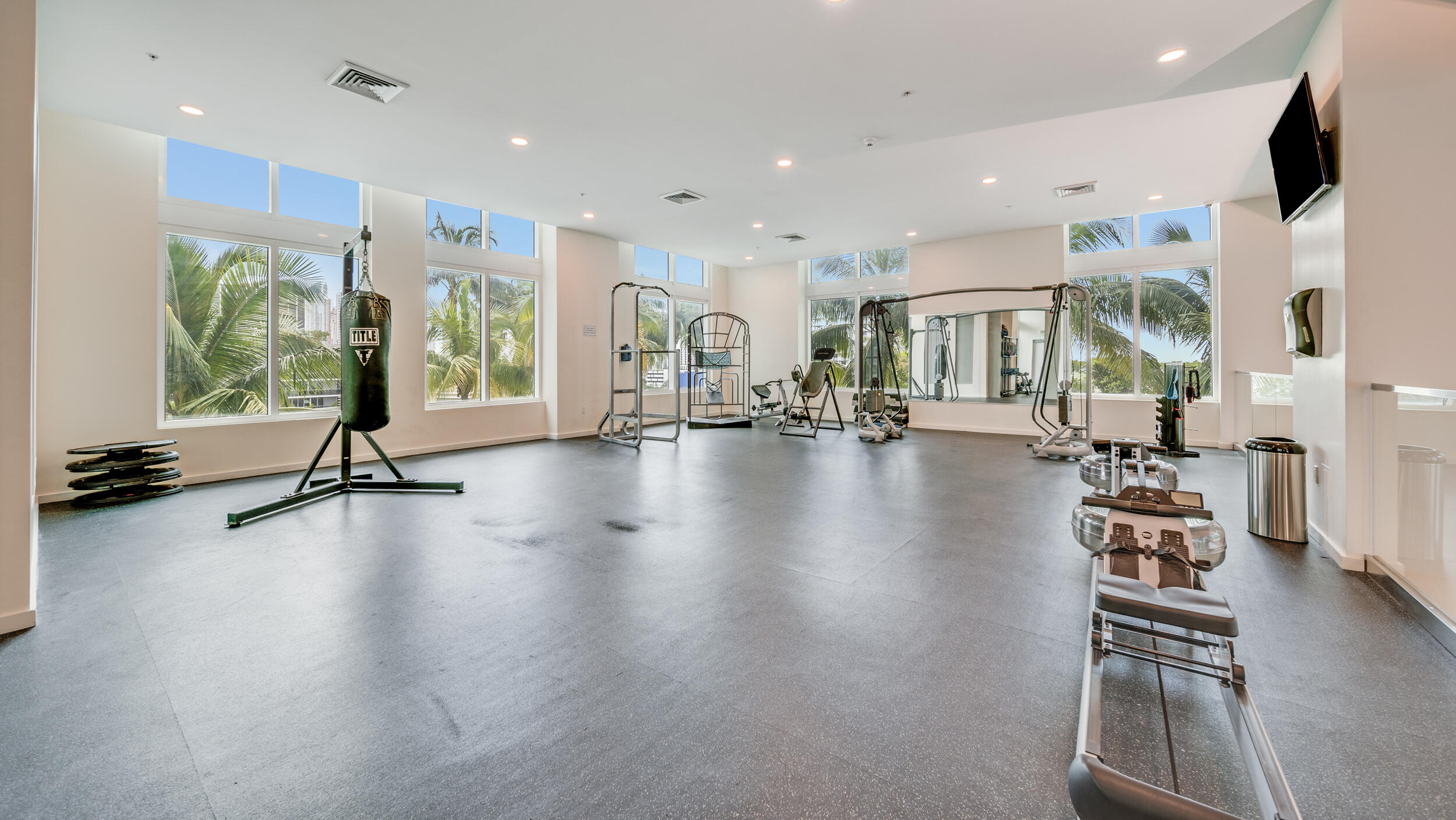 1900 N Bayshore Drive 612