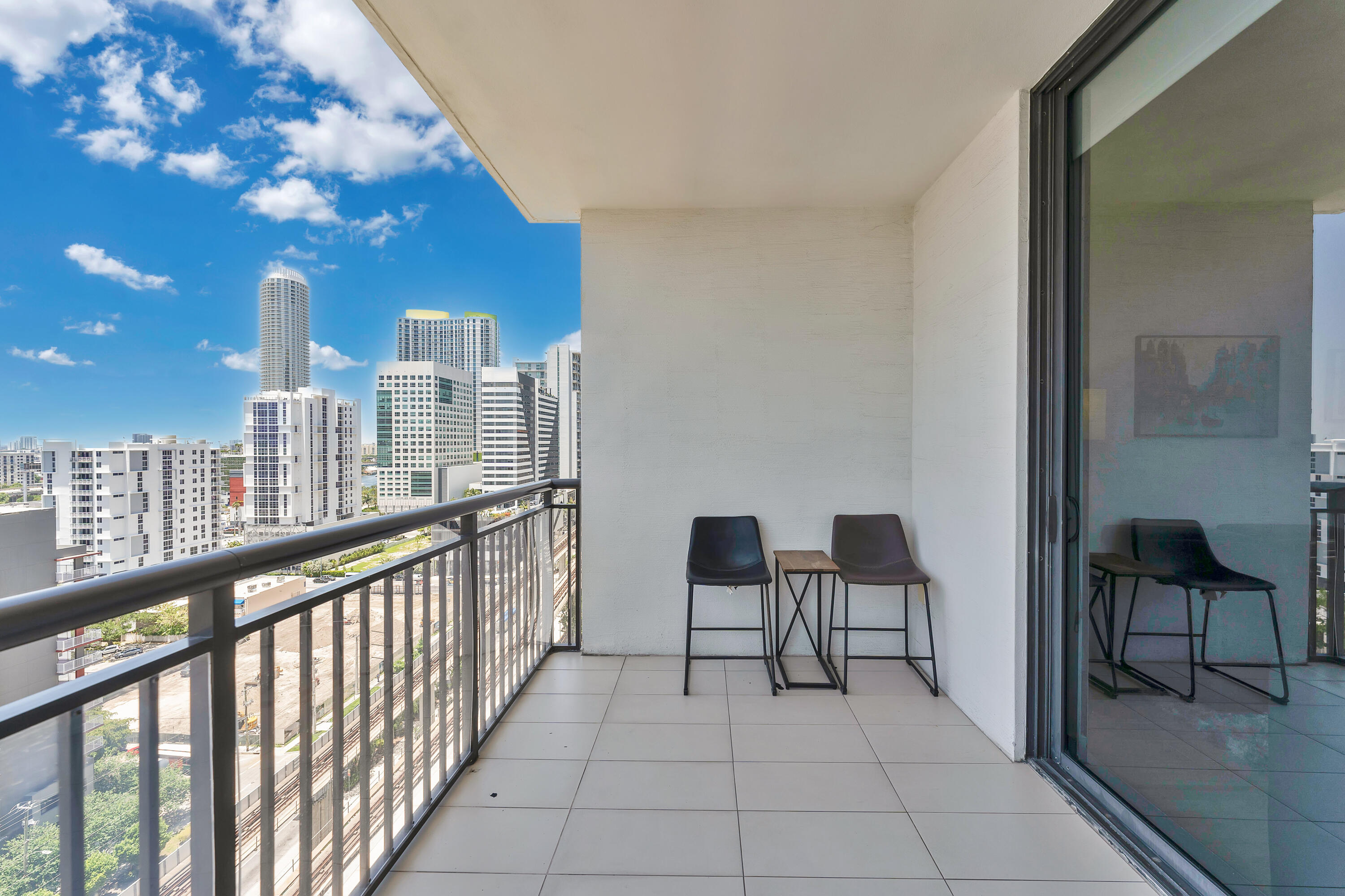 999 SW 1st Avenue 1605