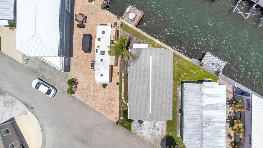 1135 Nettles Boulevard