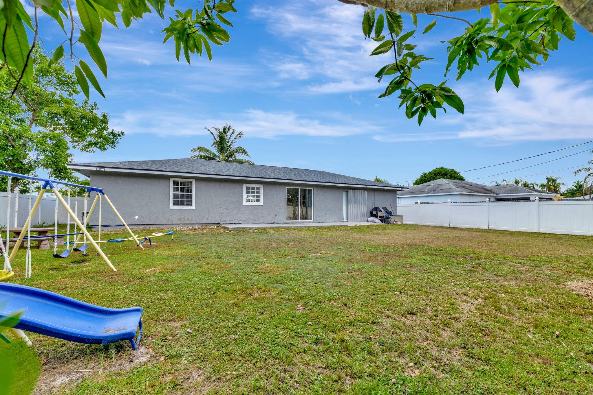 557 SW Violet Avenue, Port St. Lucie