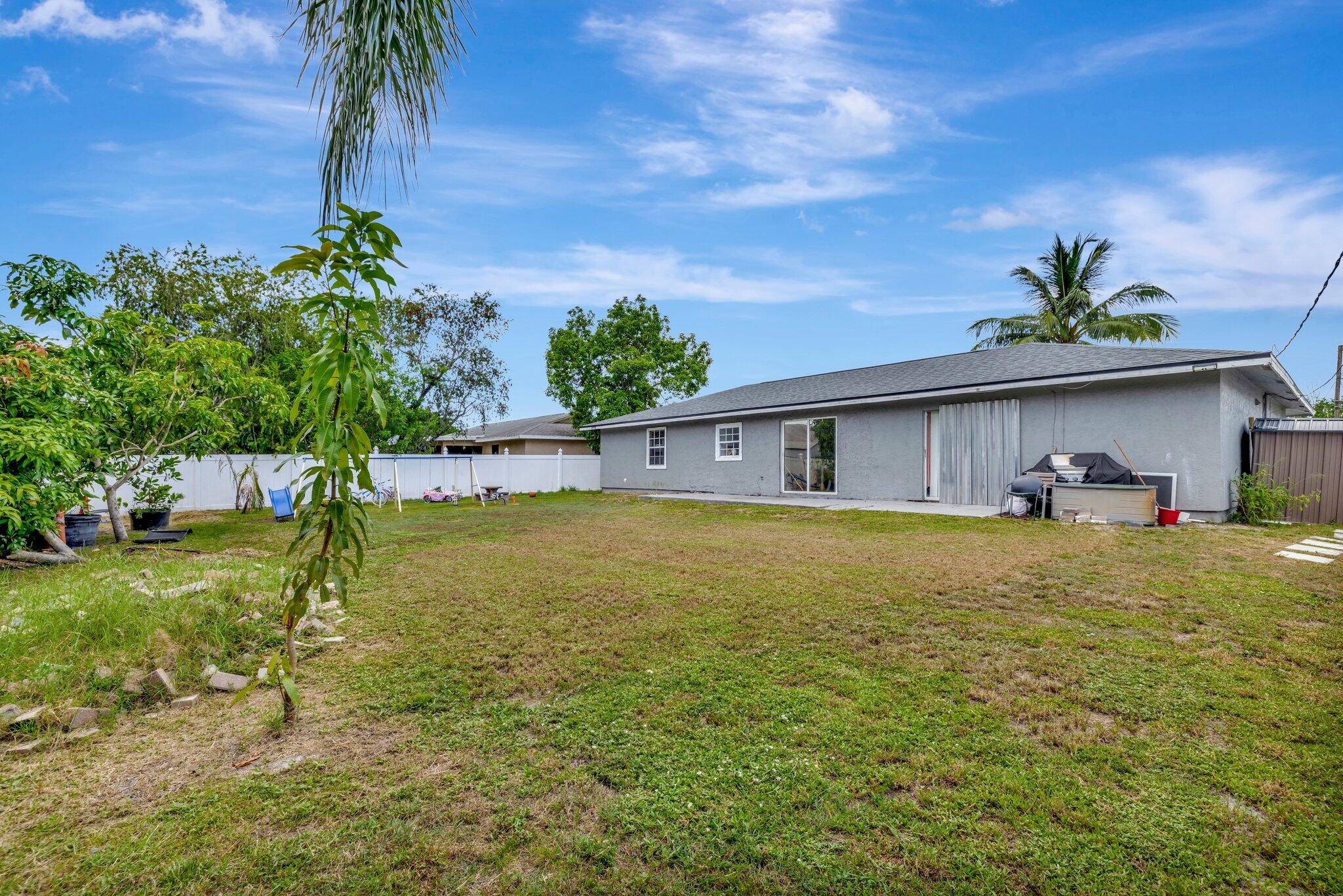 557 SW Violet Avenue, Port St. Lucie