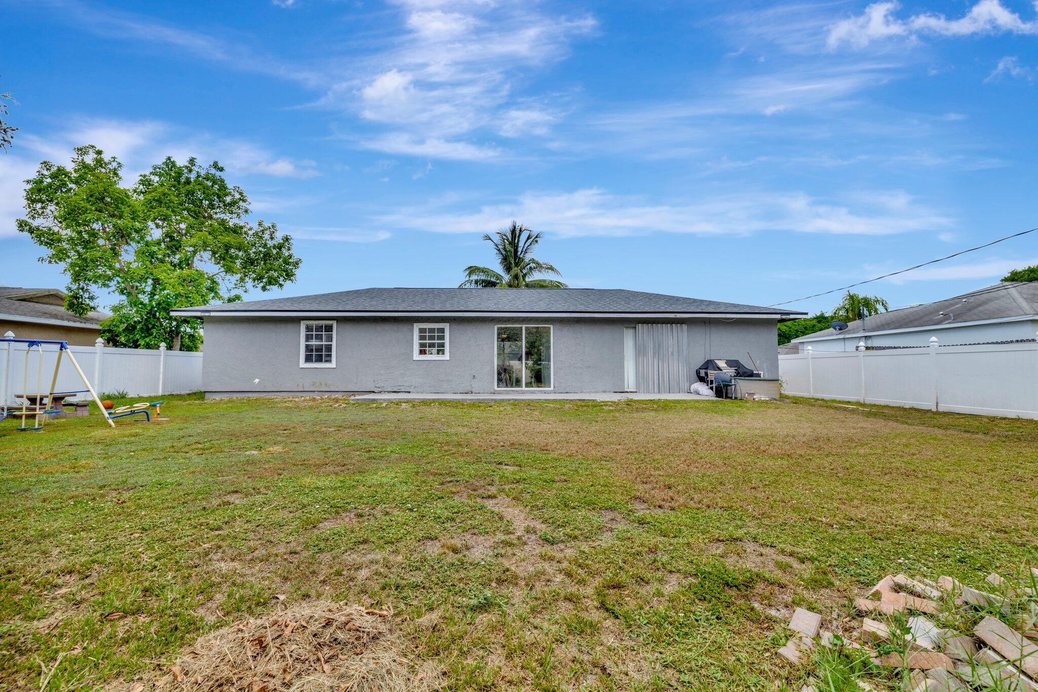 557 SW Violet Avenue, Port St. Lucie