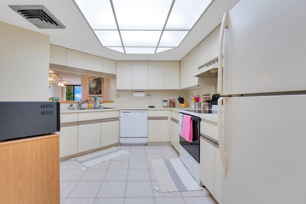 9550 S Ocean Drive 409