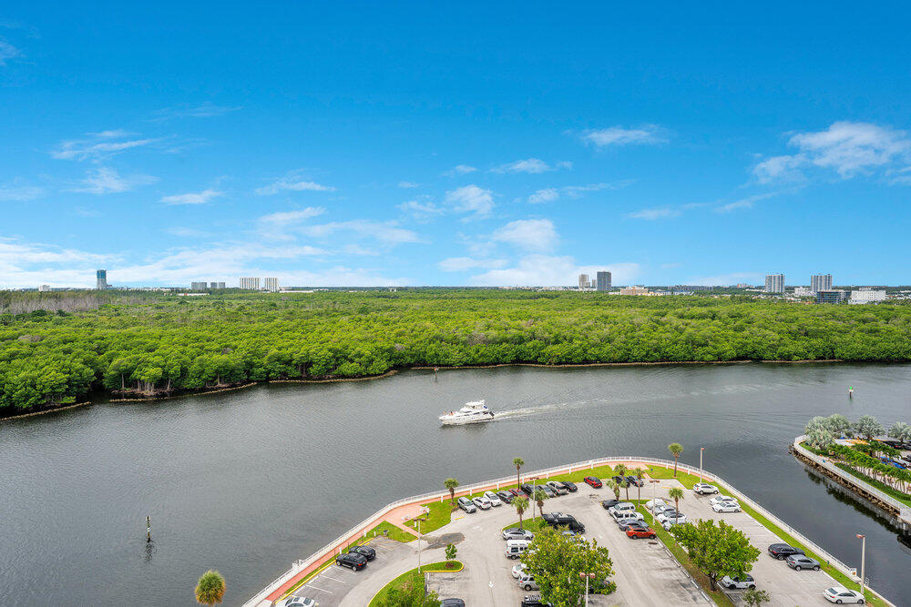 500 Bayview Drive 1521