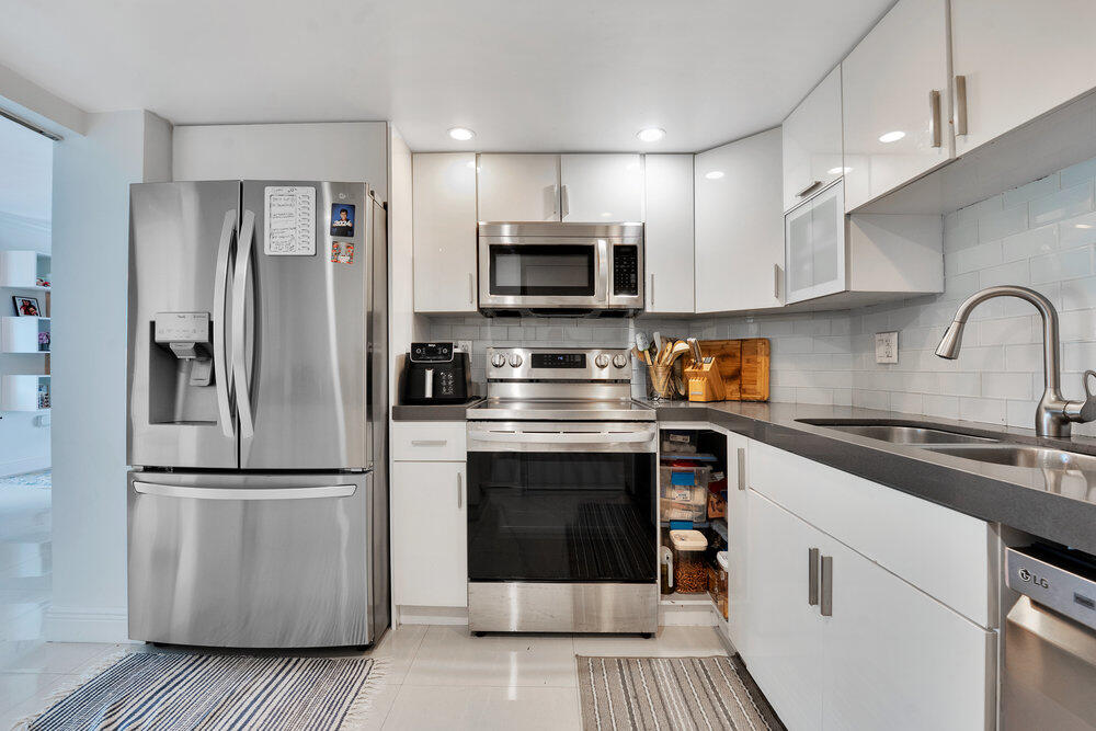 500 Bayview Drive 1521