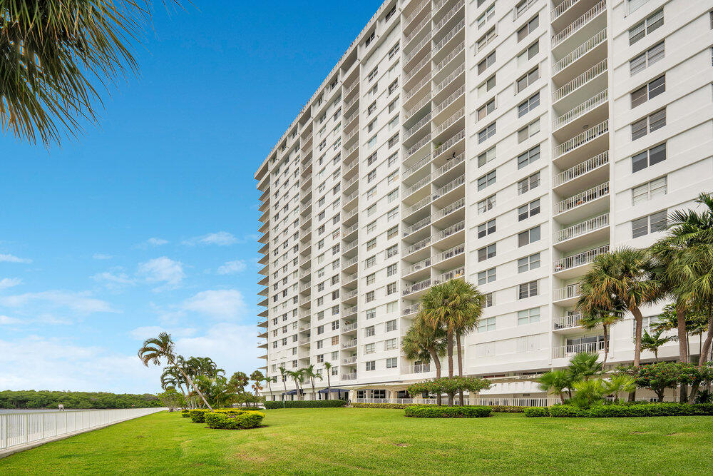500 Bayview Drive 1521
