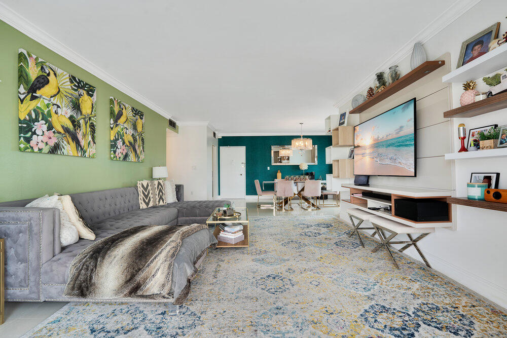 500 Bayview Drive 1521