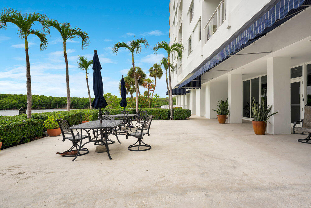 500 Bayview Drive 1521