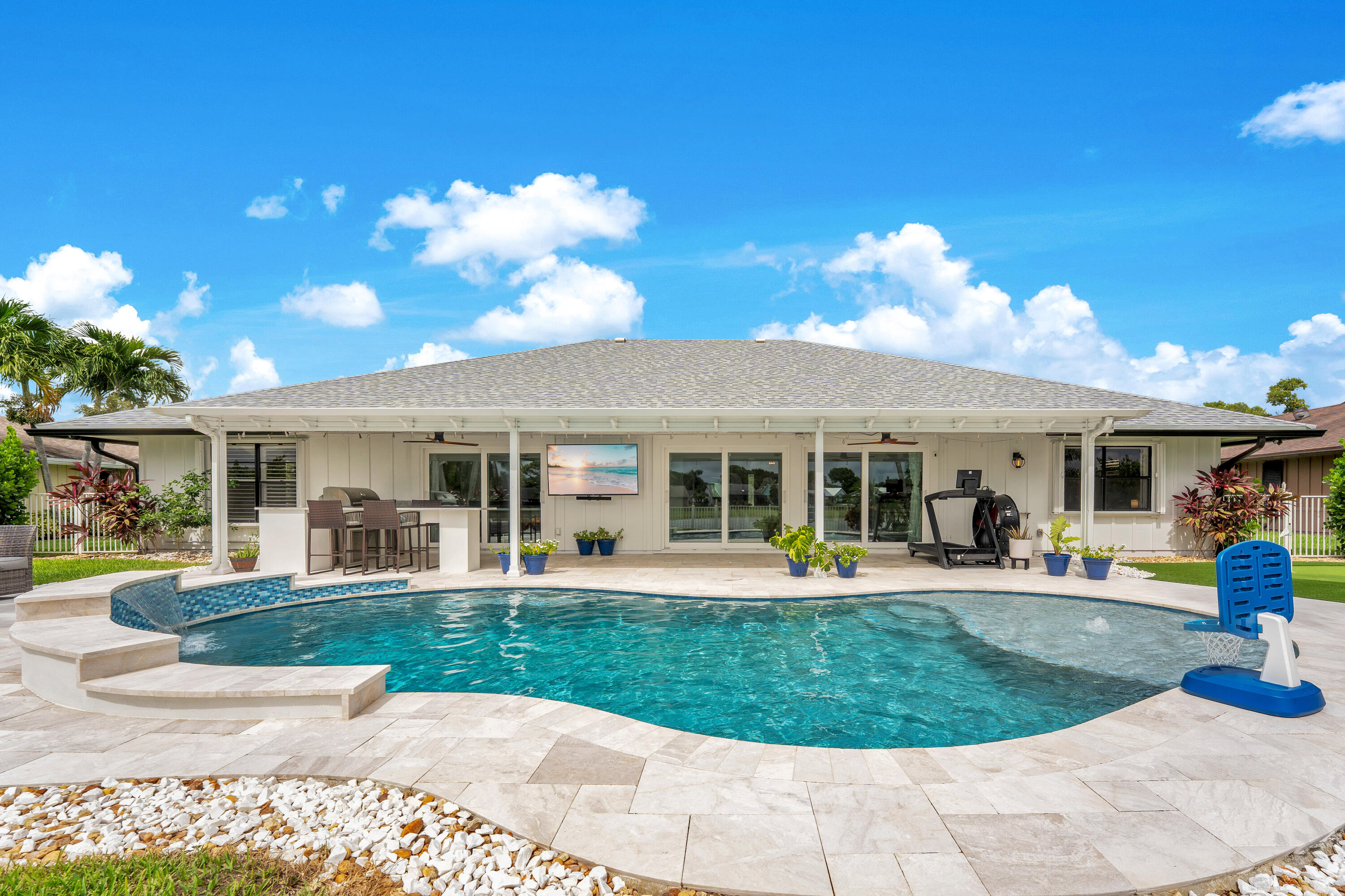 7104 SE Bunker Hill Drive