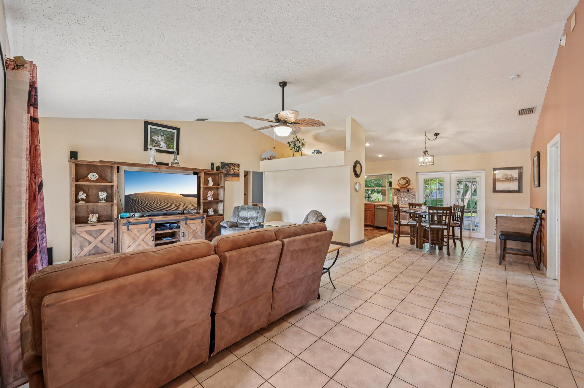 2099 SW Janette Avenue, Port St. Lucie