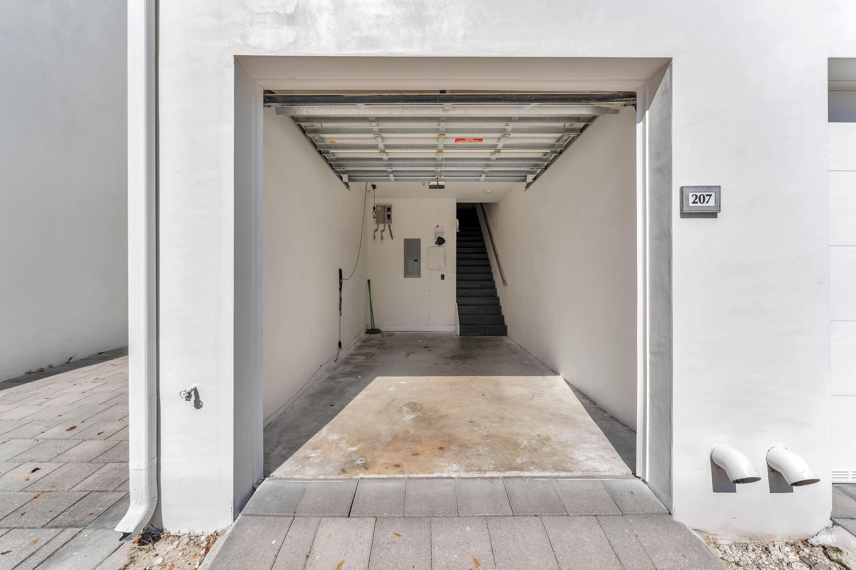 10220 NW 63rd Terrace 207