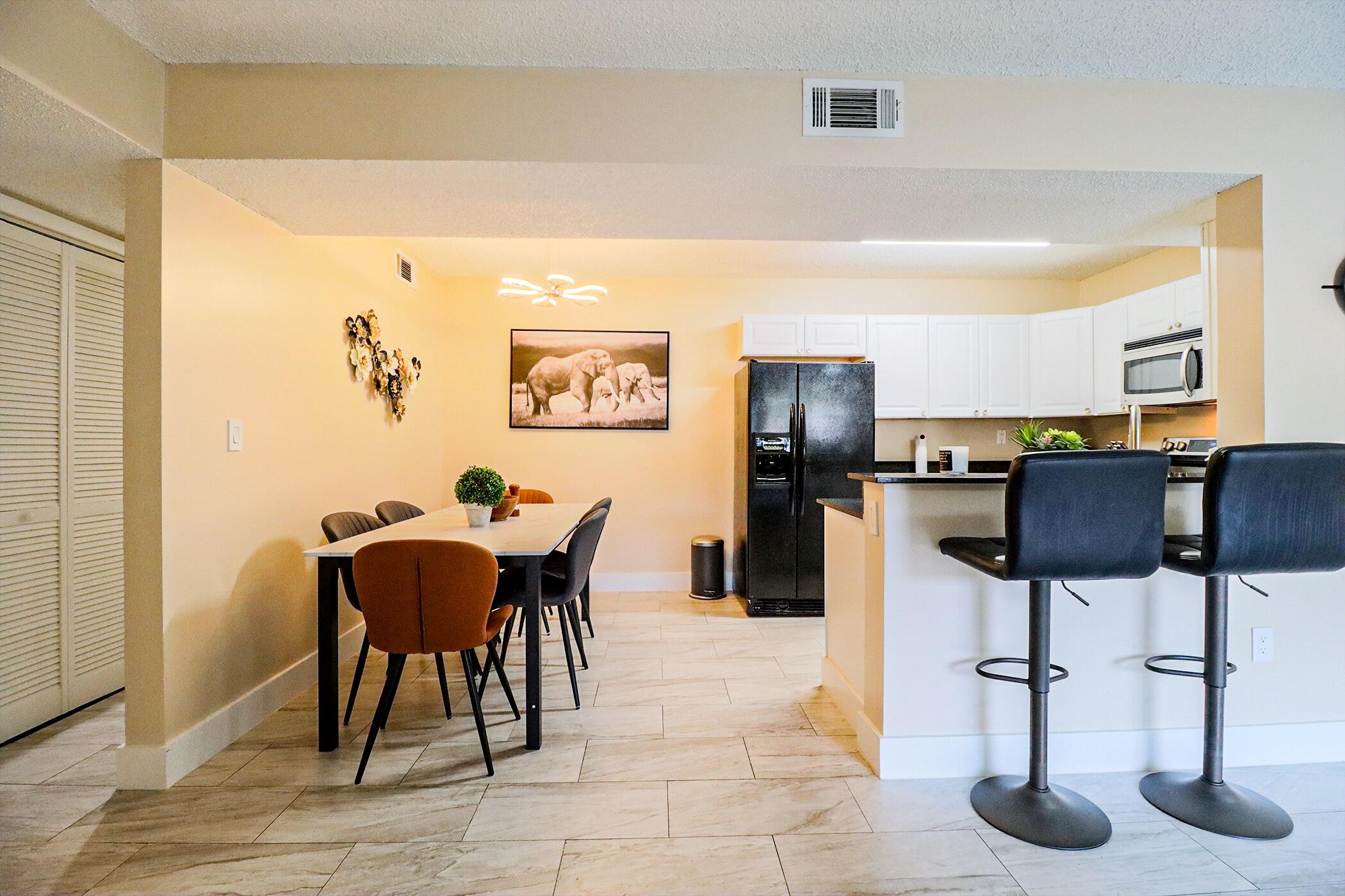 450 Palm Circle 106
